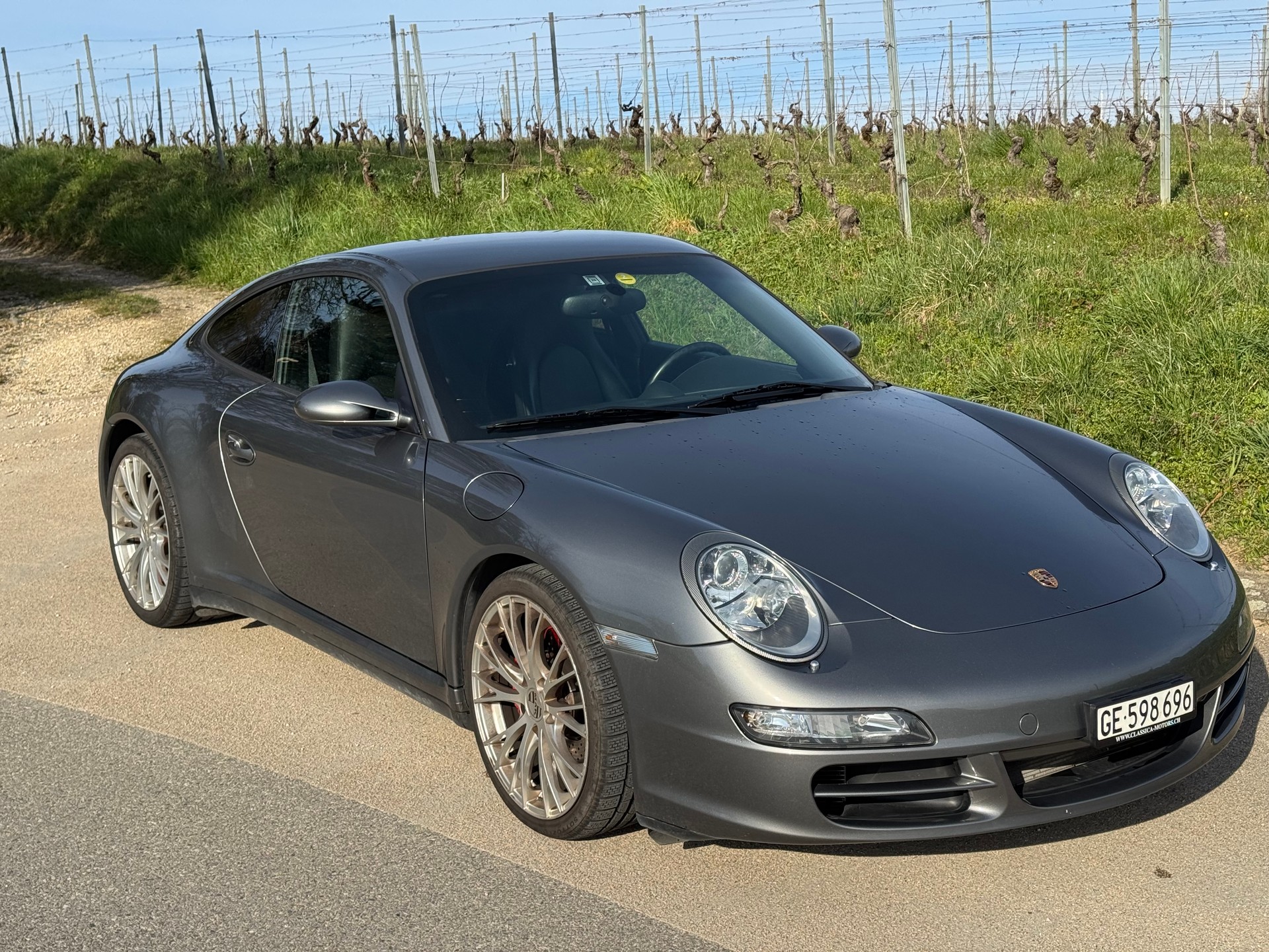 PORSCHE 911 Carrera 4S-image-9