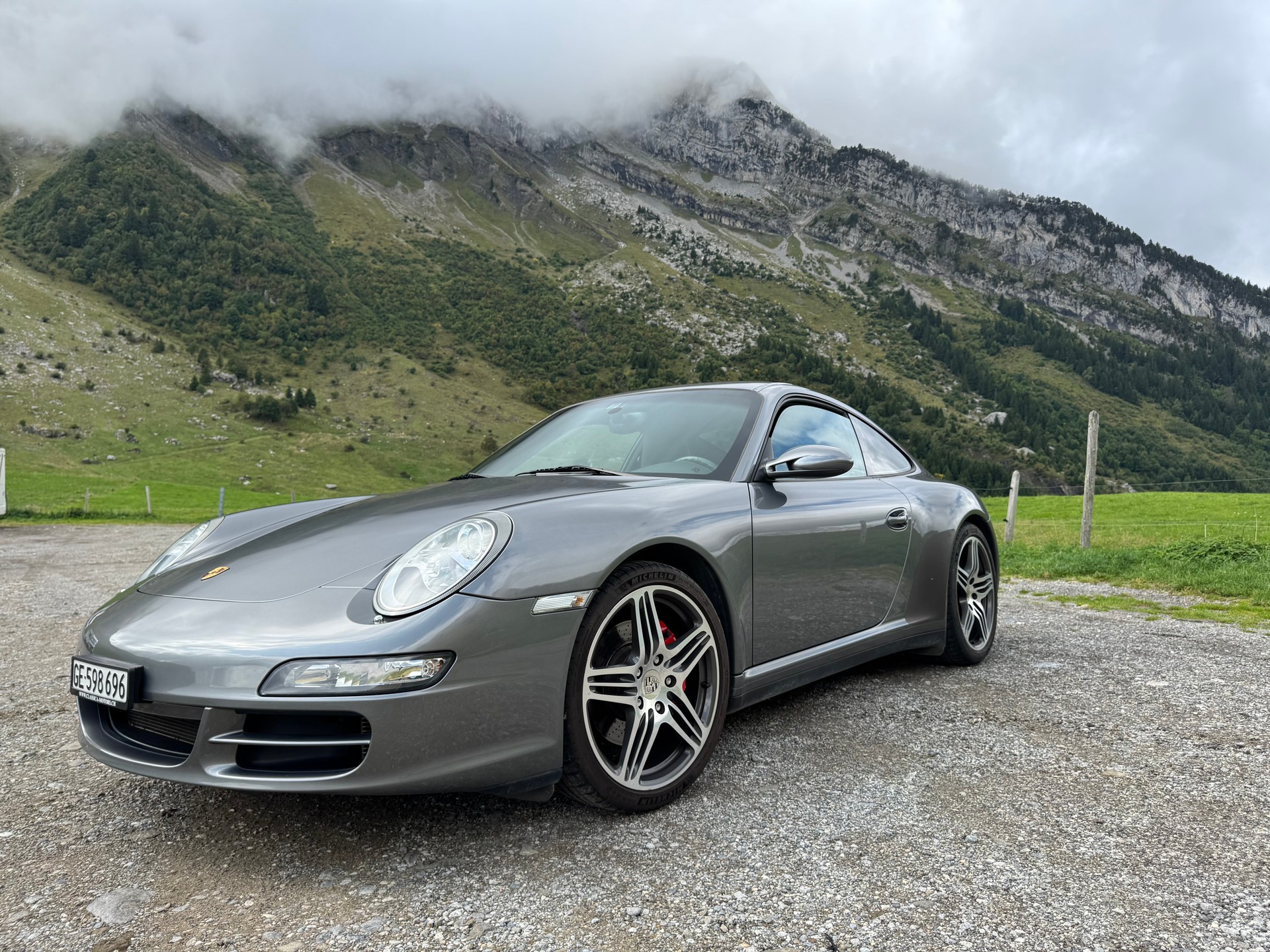 PORSCHE 911 Carrera 4S-image-0