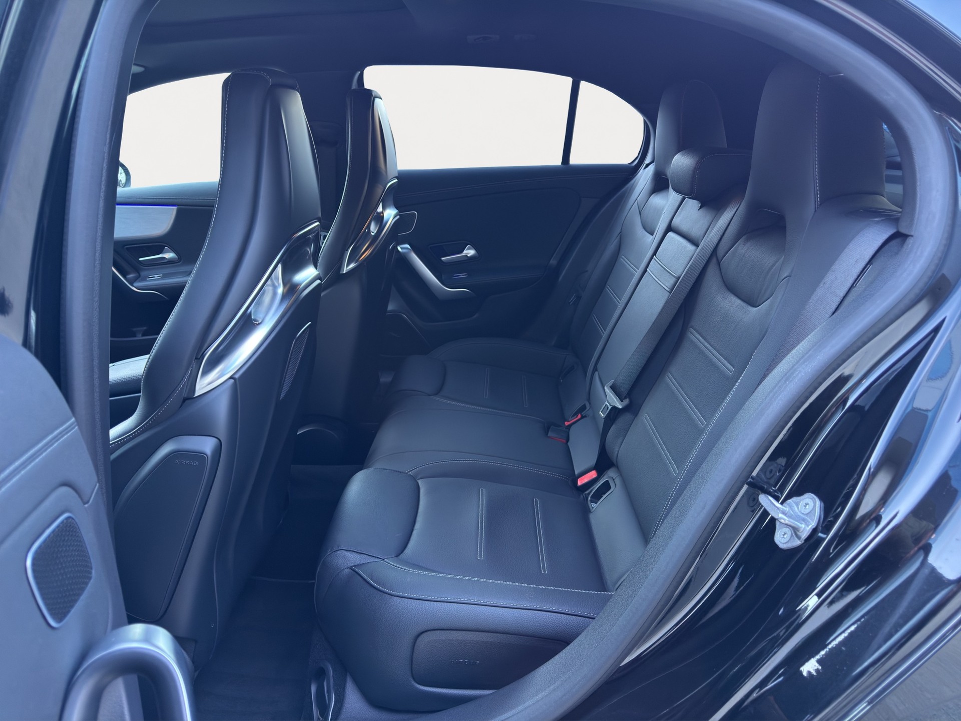 MERCEDES-BENZ A 45 S AMG 4Matic+ Speedshift-image-11