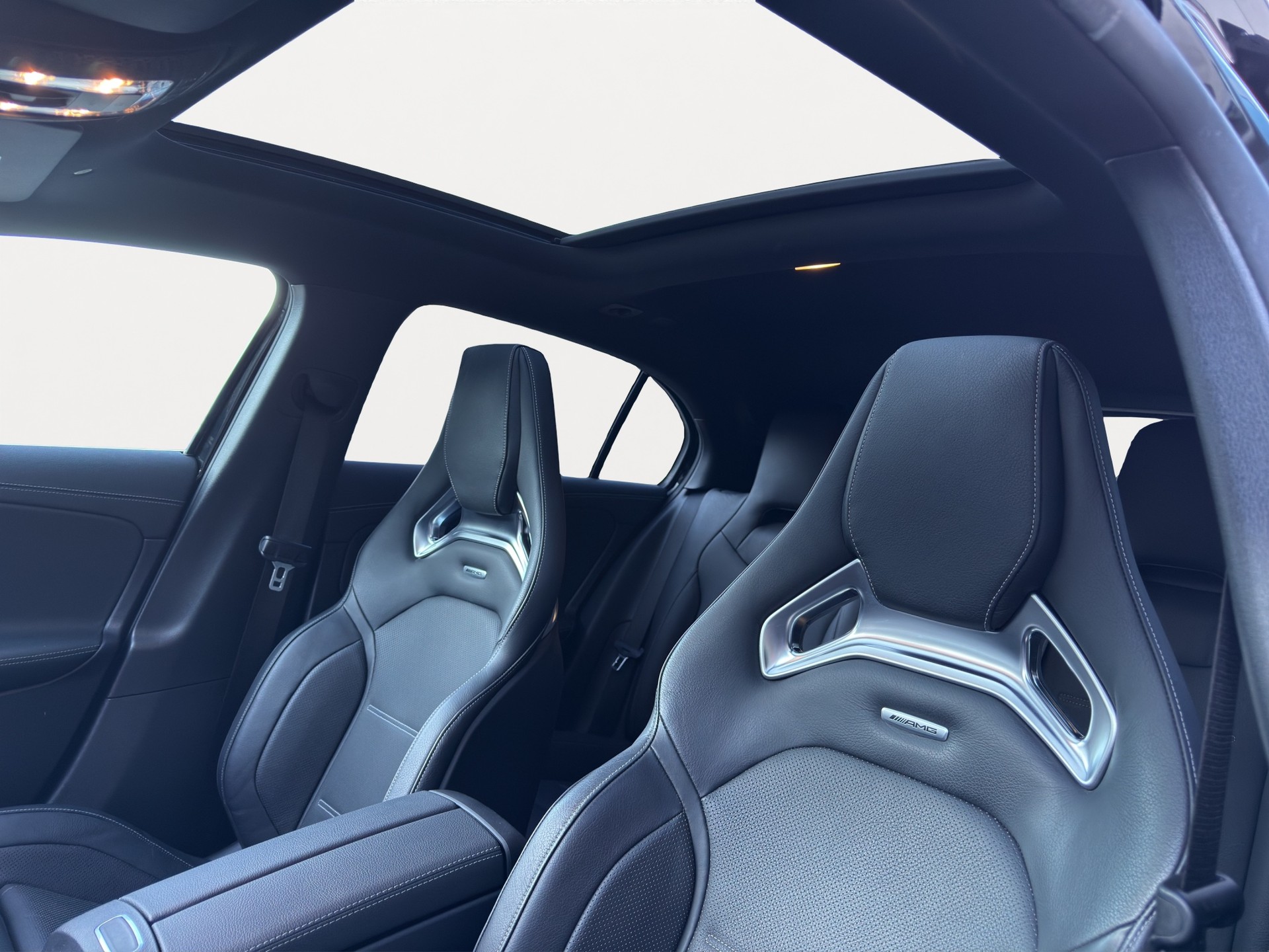 MERCEDES-BENZ A 45 S AMG 4Matic+ Speedshift-image-12