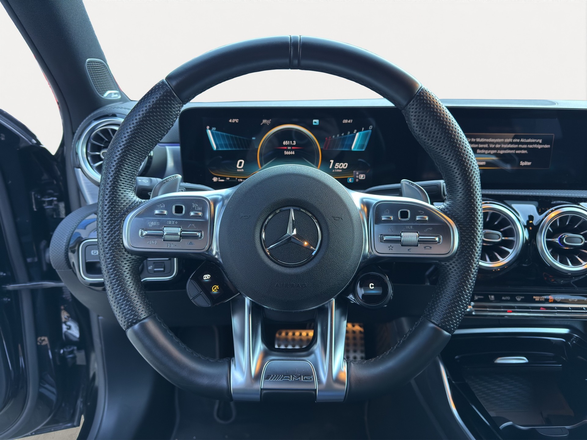 MERCEDES-BENZ A 45 S AMG 4Matic+ Speedshift-image-6