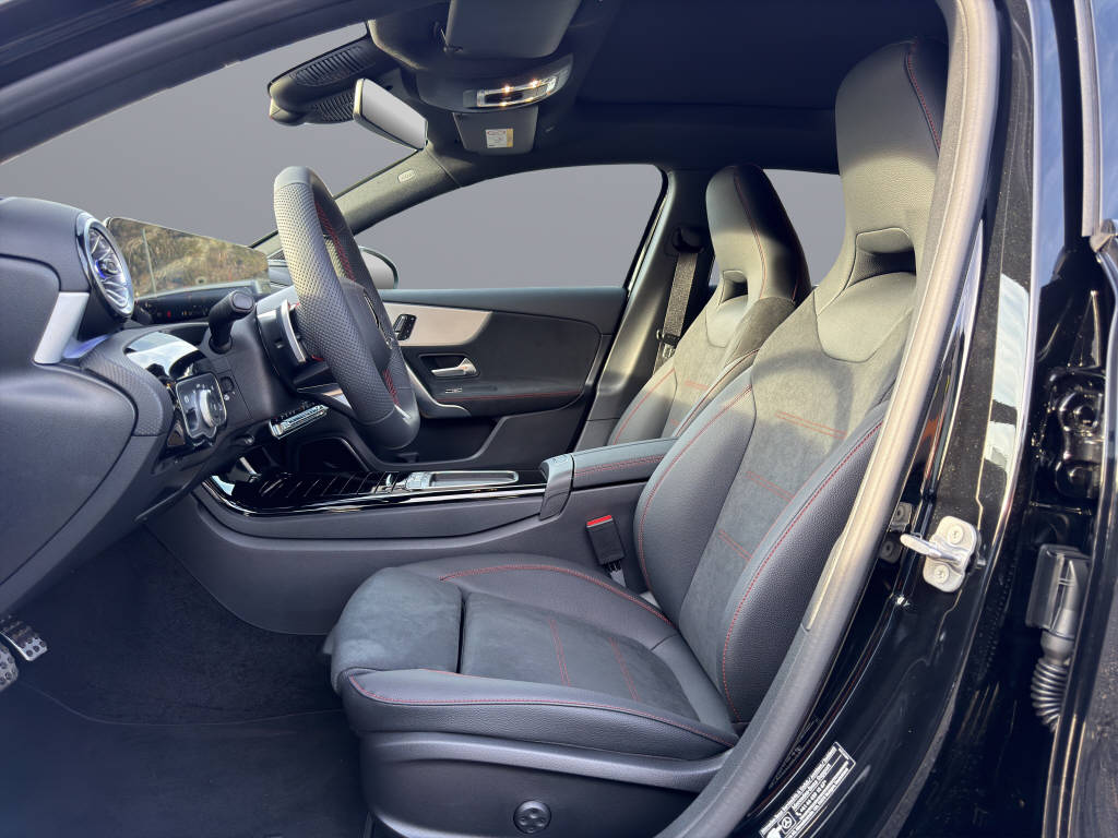 MERCEDES-BENZ A 220 AMG Line 4matic-image-7
