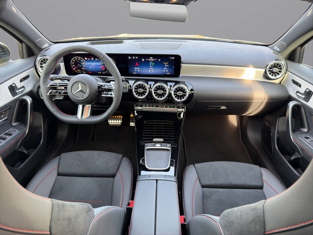 MERCEDES-BENZ A 220 AMG Line 4matic-image-8