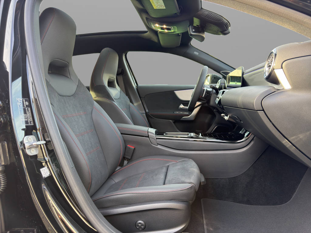 MERCEDES-BENZ A 220 AMG Line 4matic-image-12