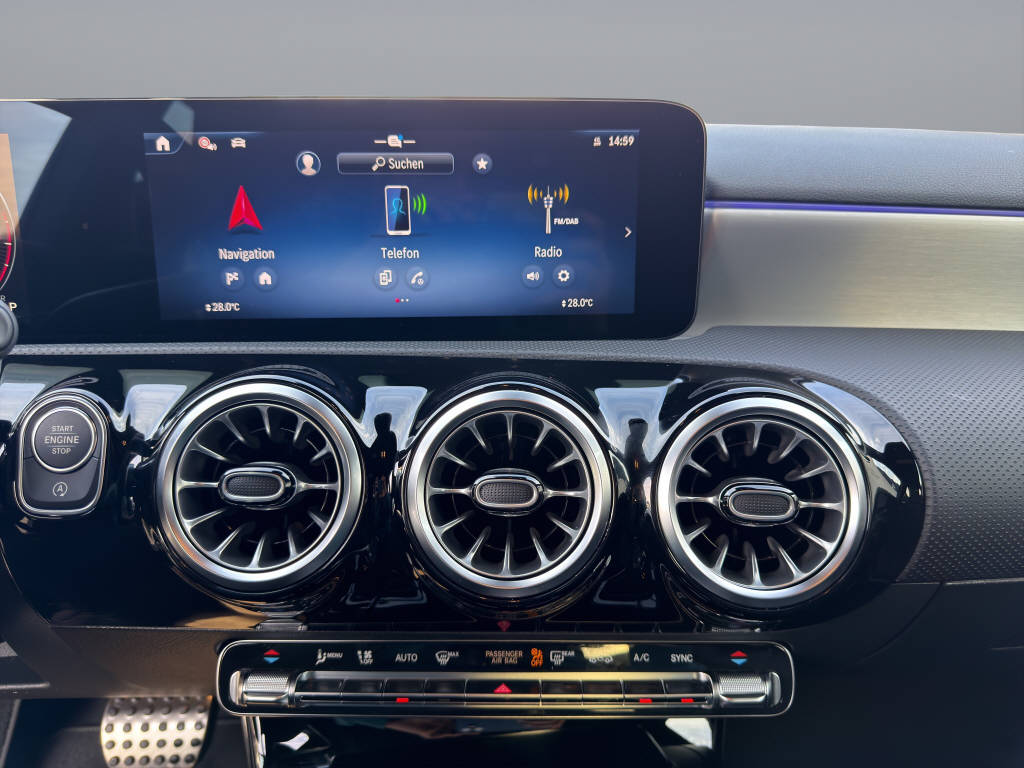 MERCEDES-BENZ A 220 AMG Line 4matic-image-9