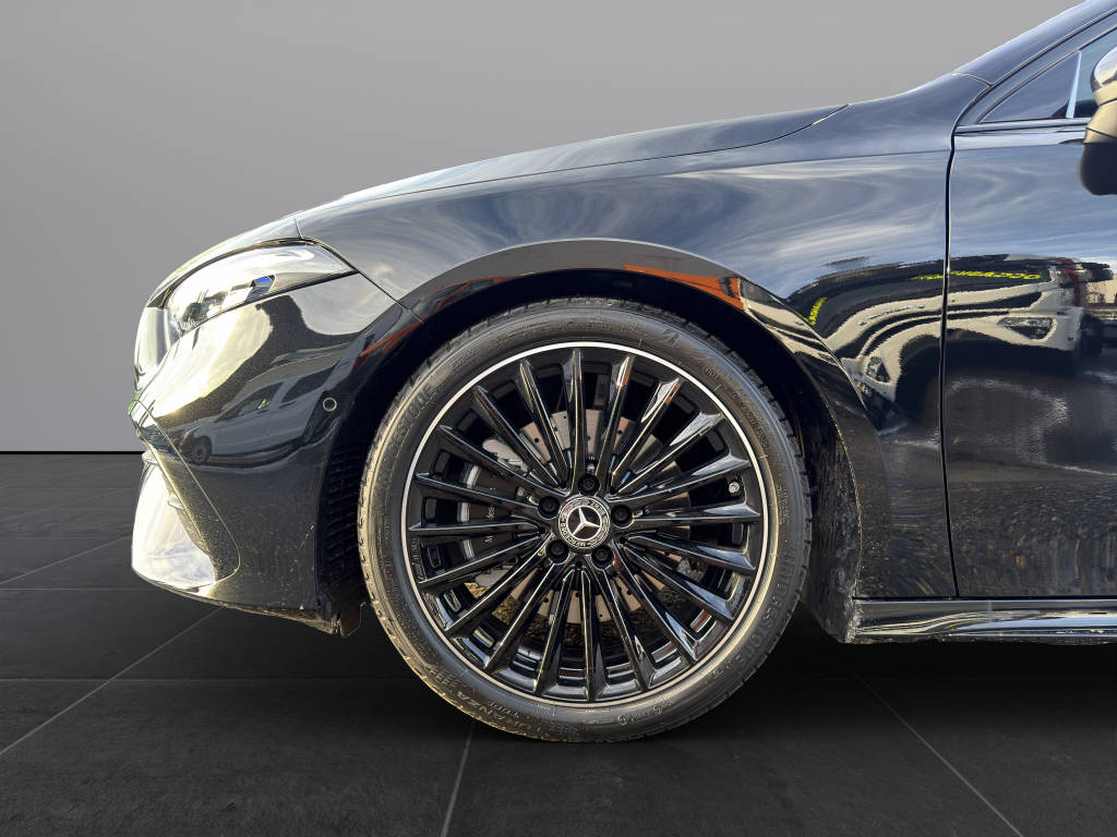 MERCEDES-BENZ A 220 AMG Line 4matic-image-15