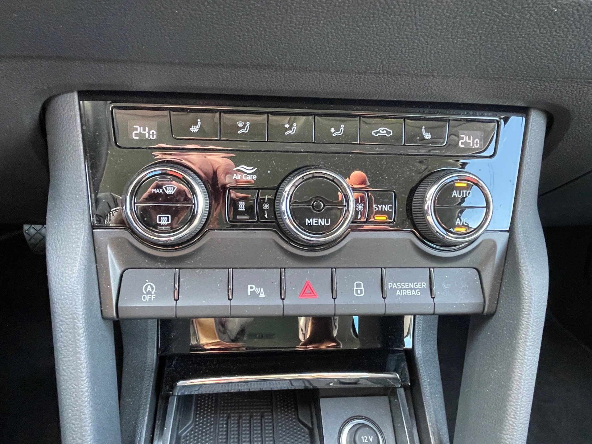 SKODA Karoq 2.0 TDI CR Dynamic 4x4 DSG-image-11