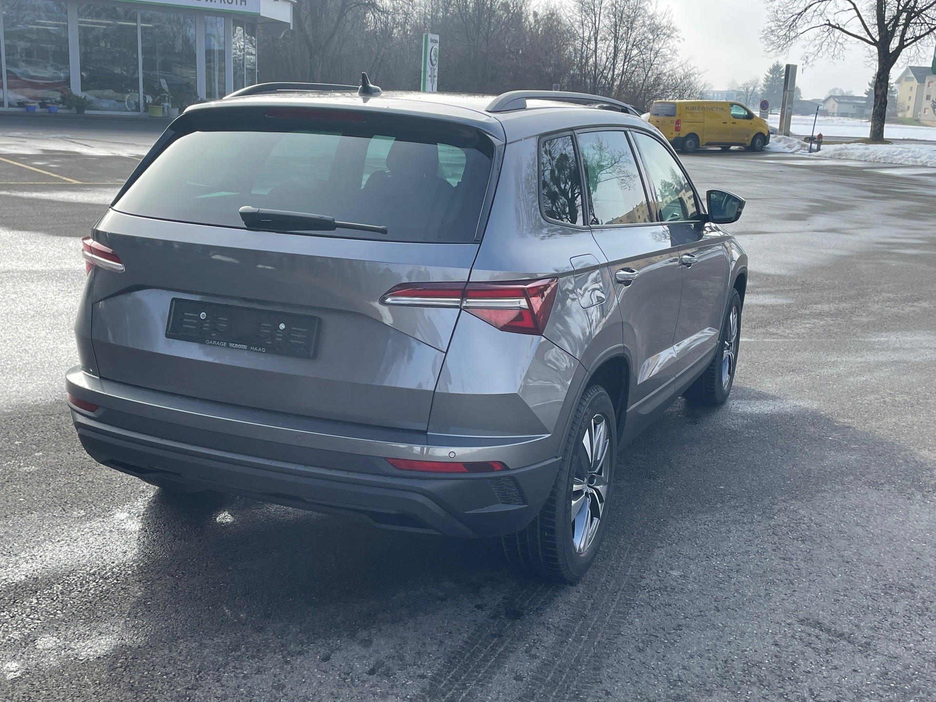 SKODA Karoq 2.0 TDI CR Dynamic 4x4 DSG-image-4