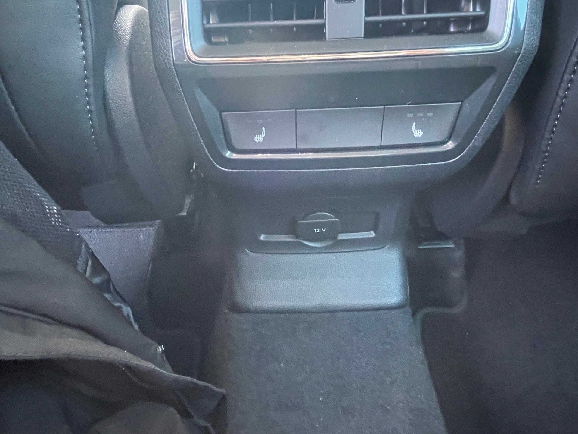 SKODA Karoq 2.0 TDI CR Dynamic 4x4 DSG-image-9