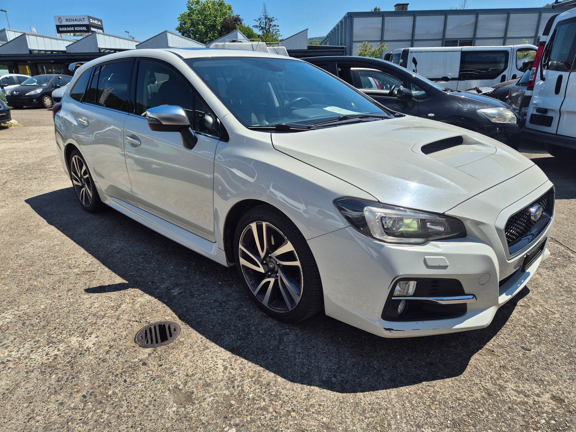 SUBARU Levorg 1.6DIT Luxury S AWD Lineartronic-image-2