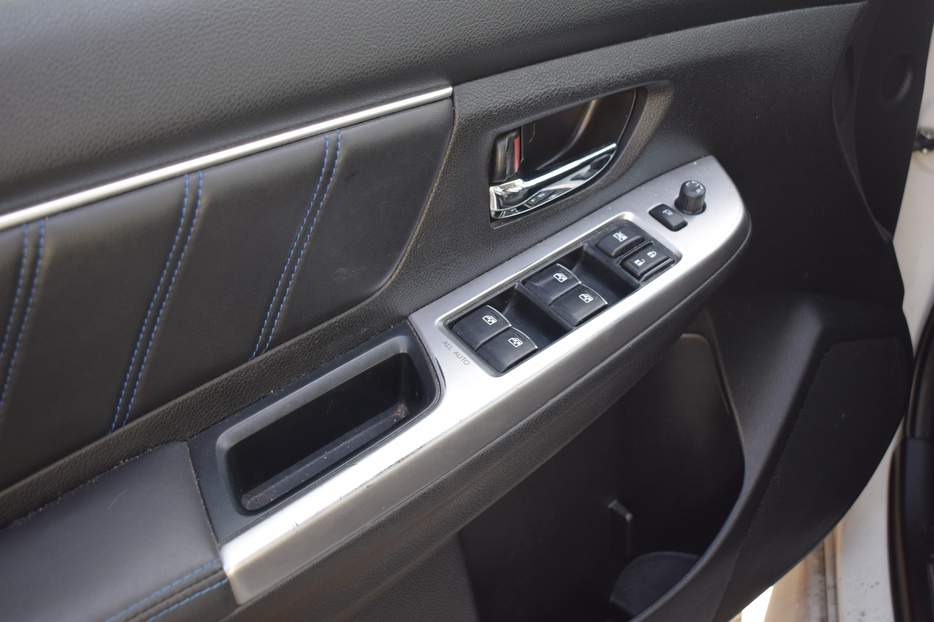 SUBARU Levorg 1.6DIT Luxury S AWD Lineartronic-image-6