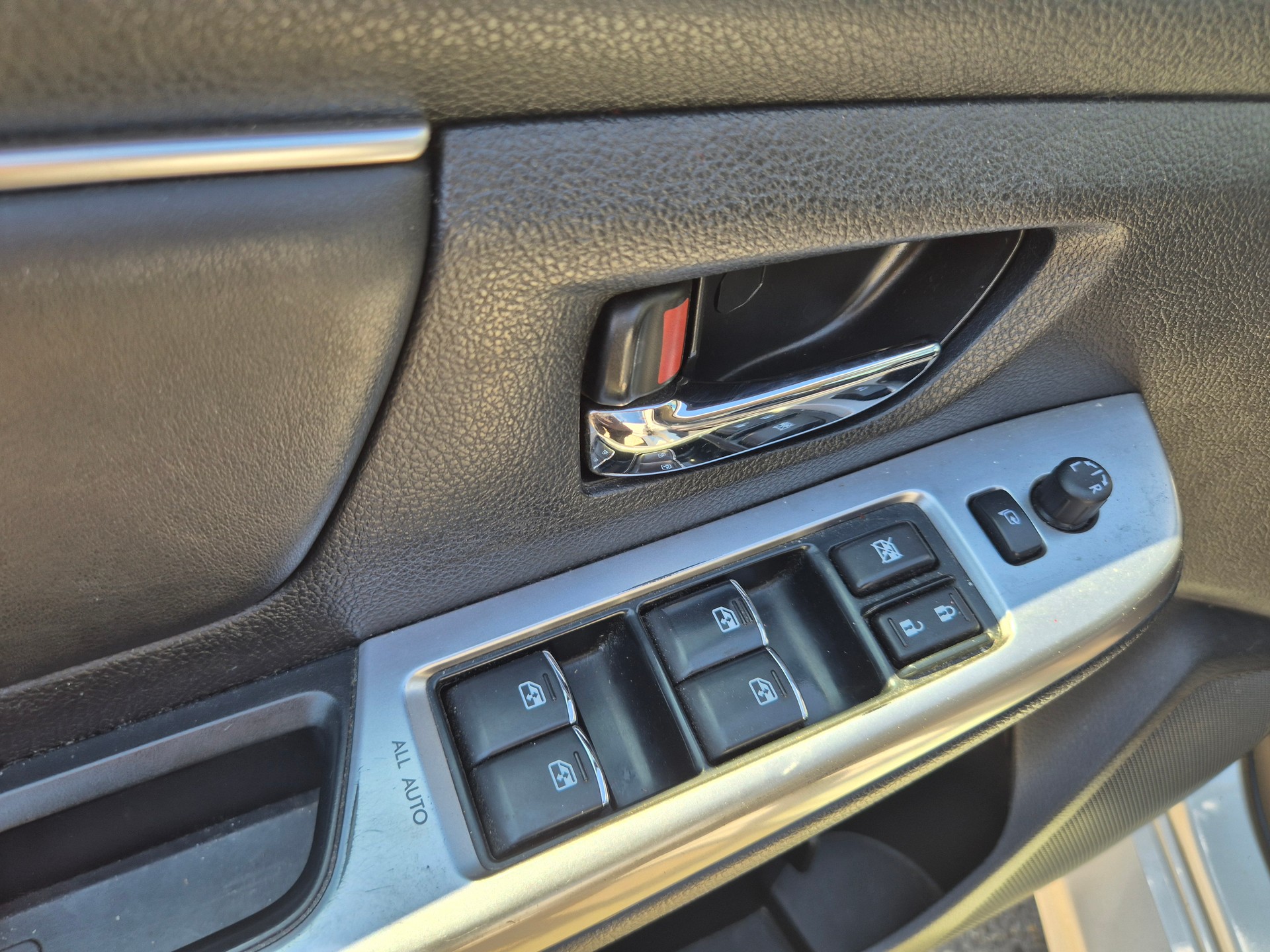 SUBARU Levorg 1.6DIT Luxury S AWD Lineartronic-image-9