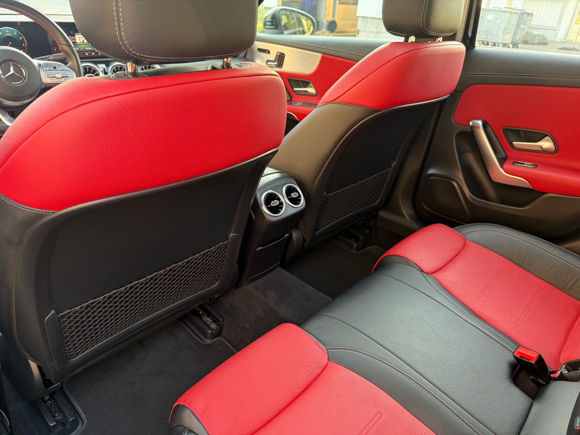 MERCEDES-BENZ A 180 AMG Line 7G-DCT-image-42