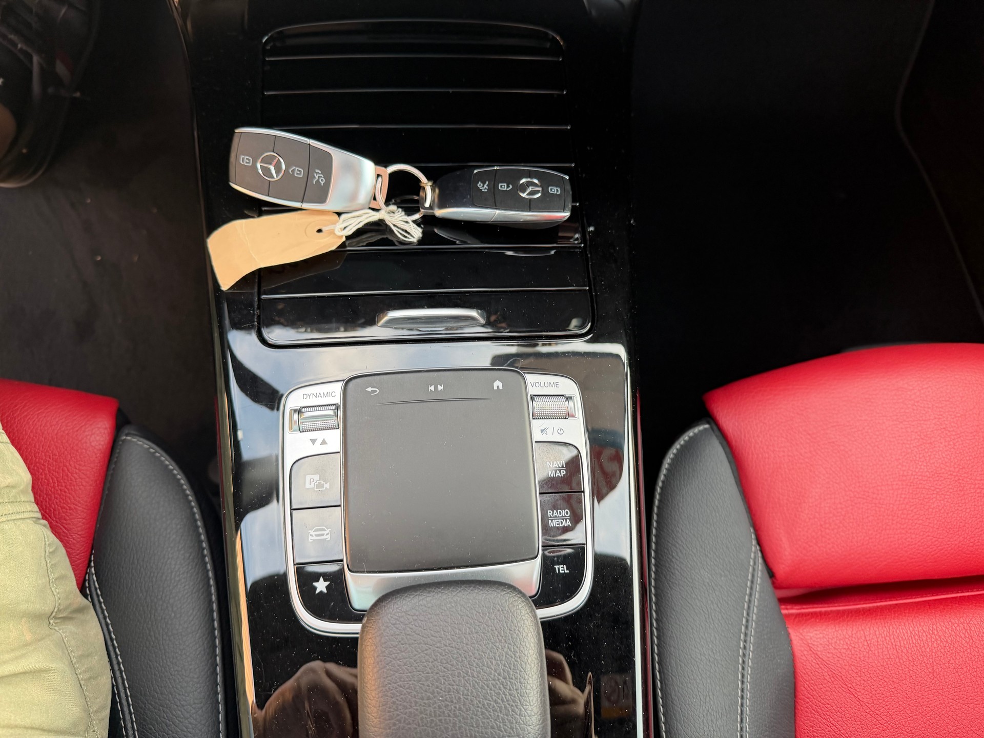 MERCEDES-BENZ A 180 AMG Line 7G-DCT-image-21