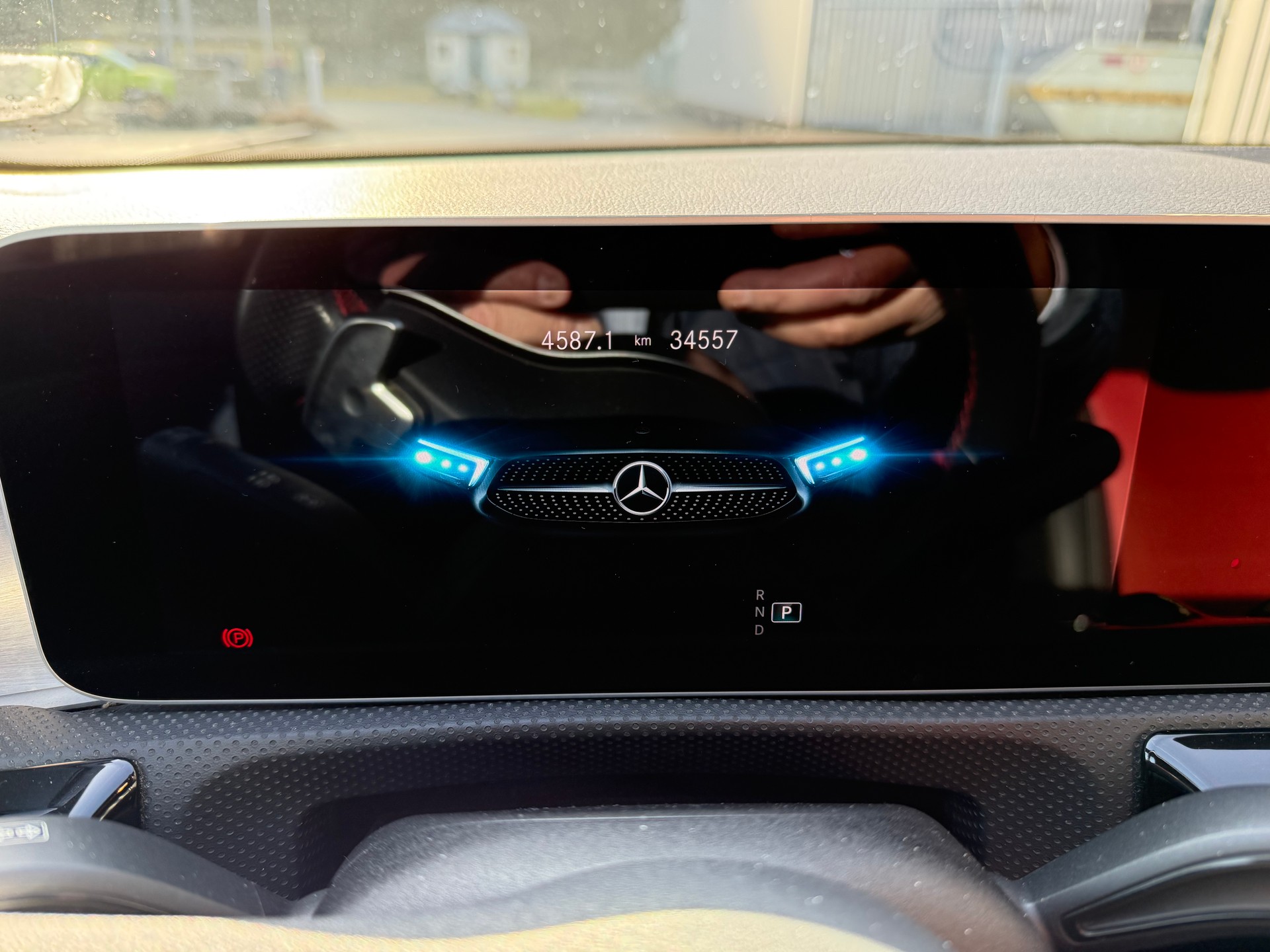 MERCEDES-BENZ A 180 AMG Line 7G-DCT-image-9