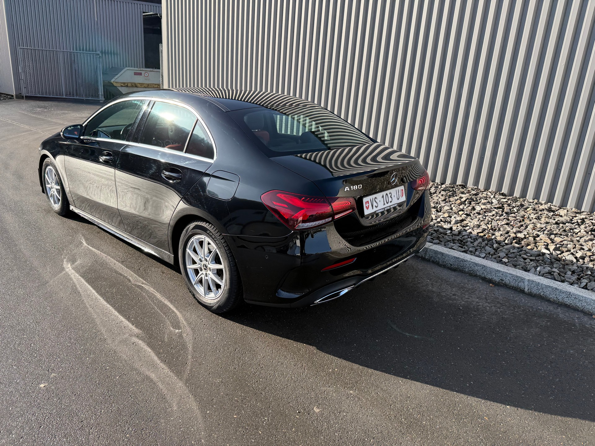 MERCEDES-BENZ A 180 AMG Line 7G-DCT-image-2
