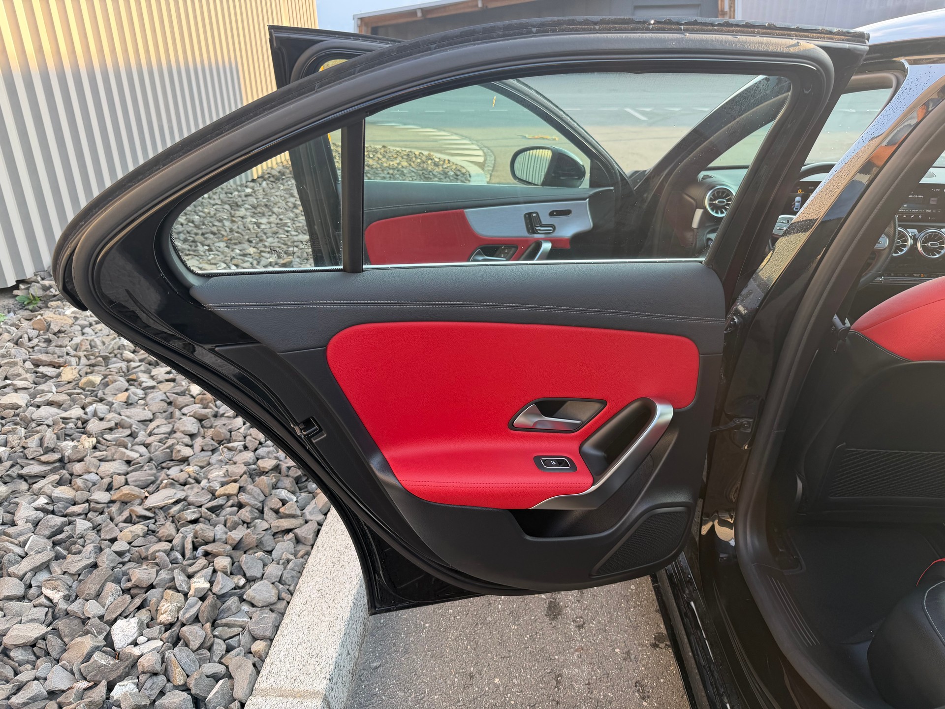 MERCEDES-BENZ A 180 AMG Line 7G-DCT-image-40
