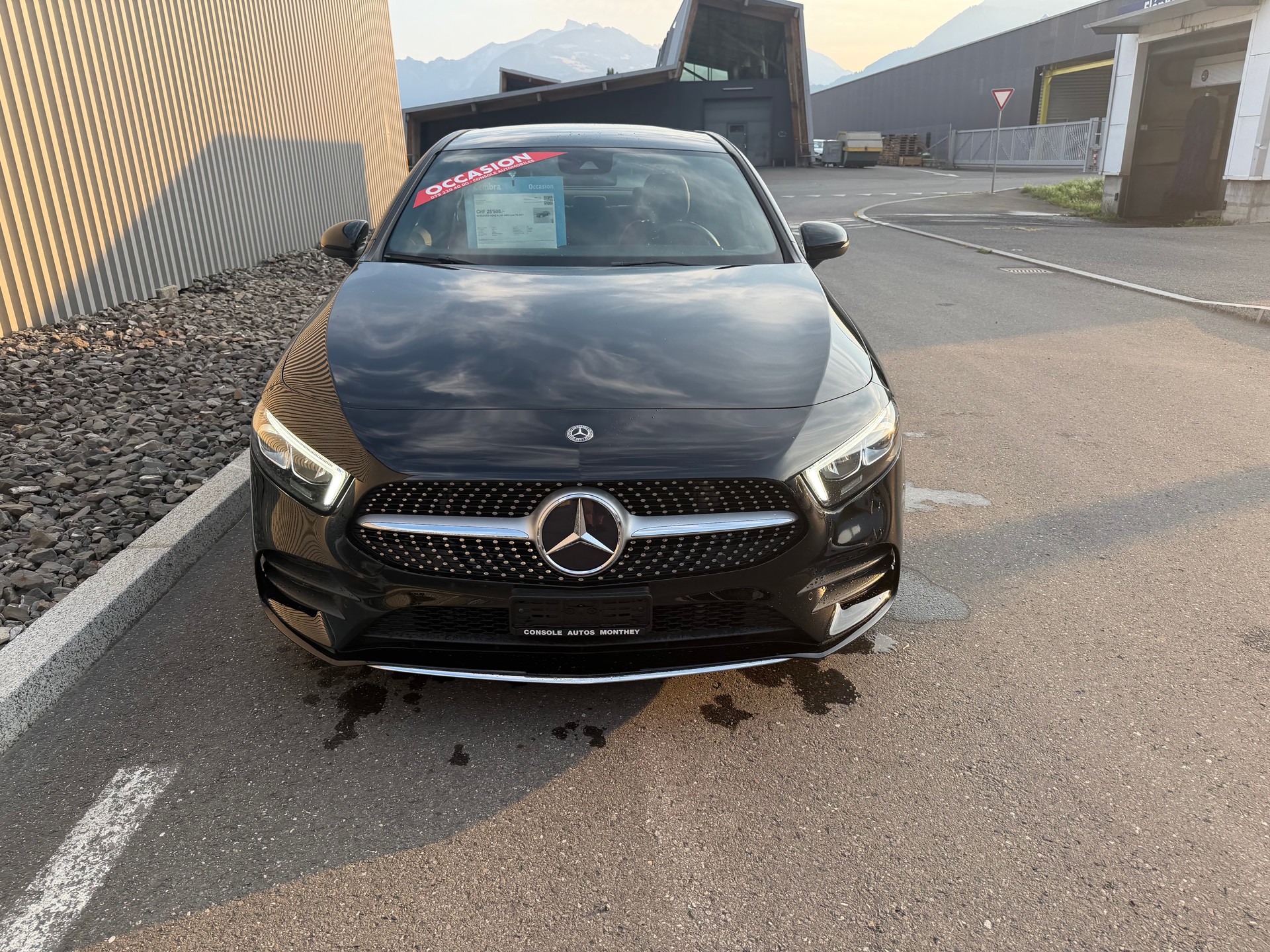 MERCEDES-BENZ A 180 AMG Line 7G-DCT-image-4