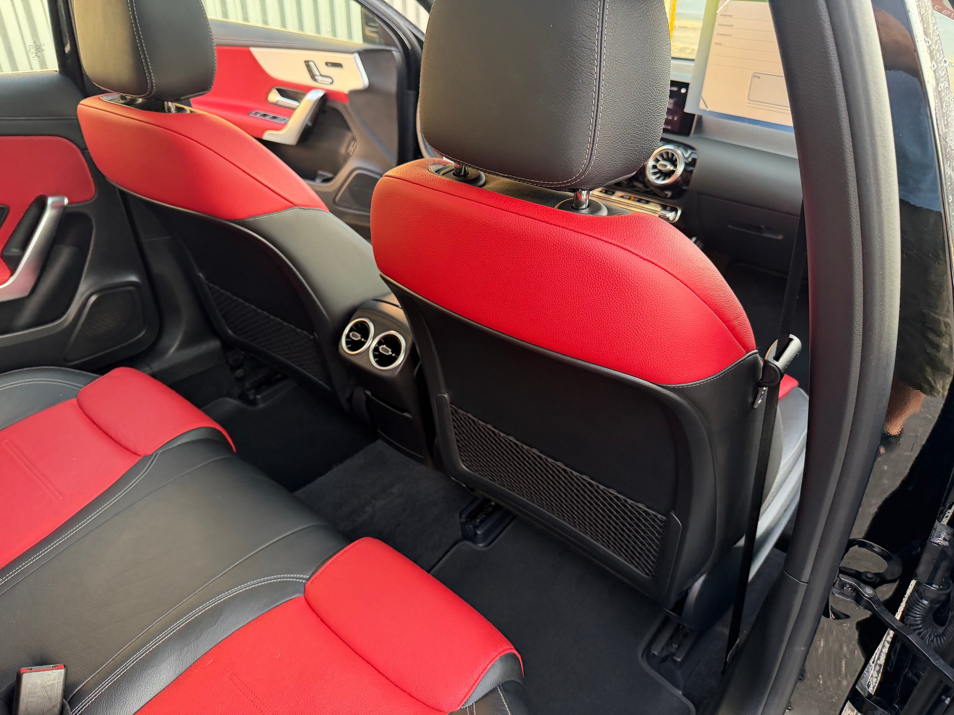 MERCEDES-BENZ A 180 AMG Line 7G-DCT-image-32