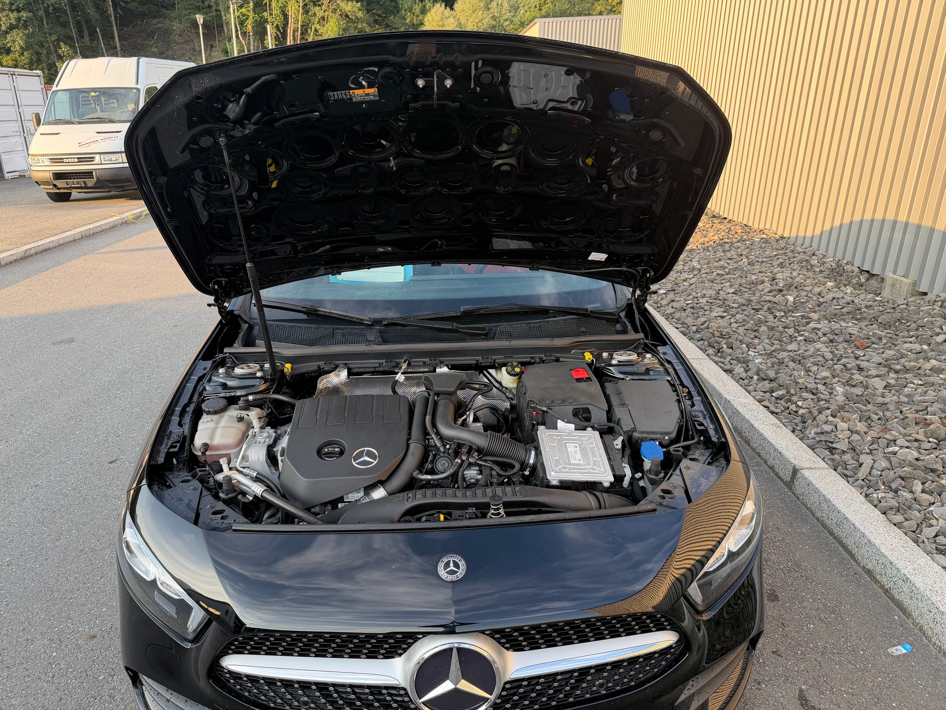 MERCEDES-BENZ A 180 AMG Line 7G-DCT-image-44