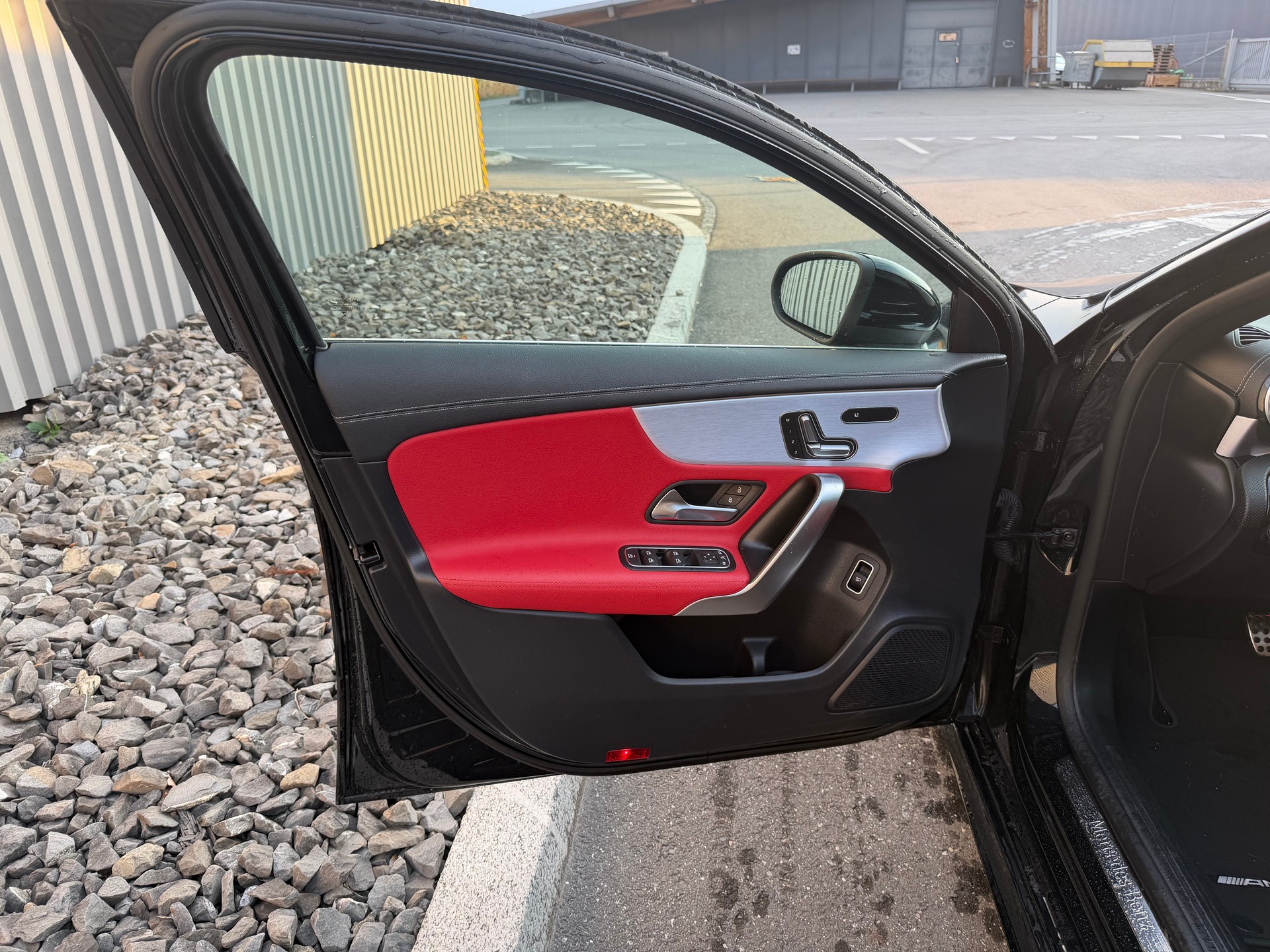MERCEDES-BENZ A 180 AMG Line 7G-DCT-image-14