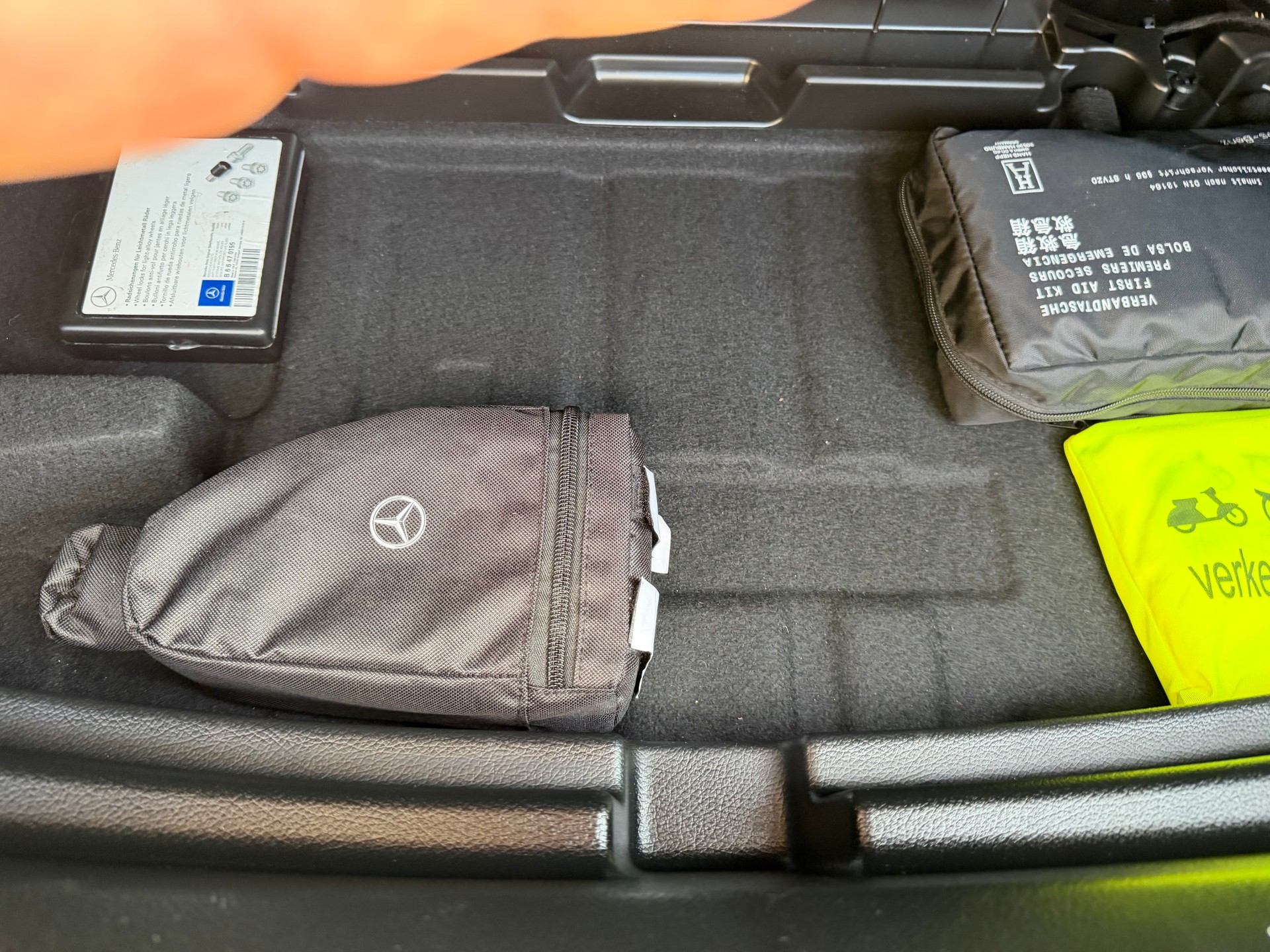 MERCEDES-BENZ A 180 AMG Line 7G-DCT-image-37