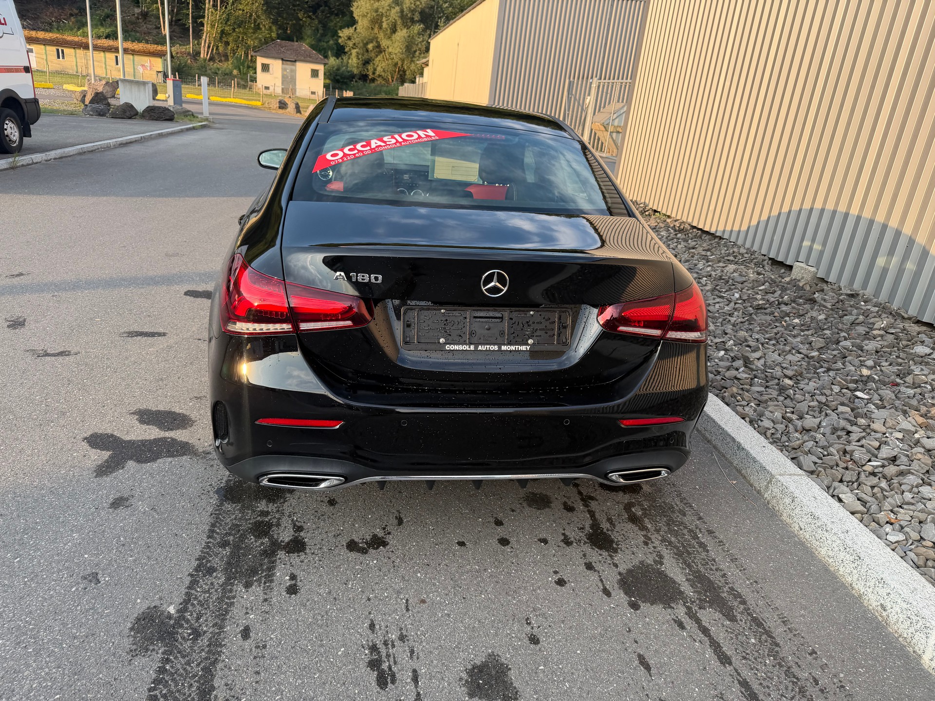 MERCEDES-BENZ A 180 AMG Line 7G-DCT-image-3