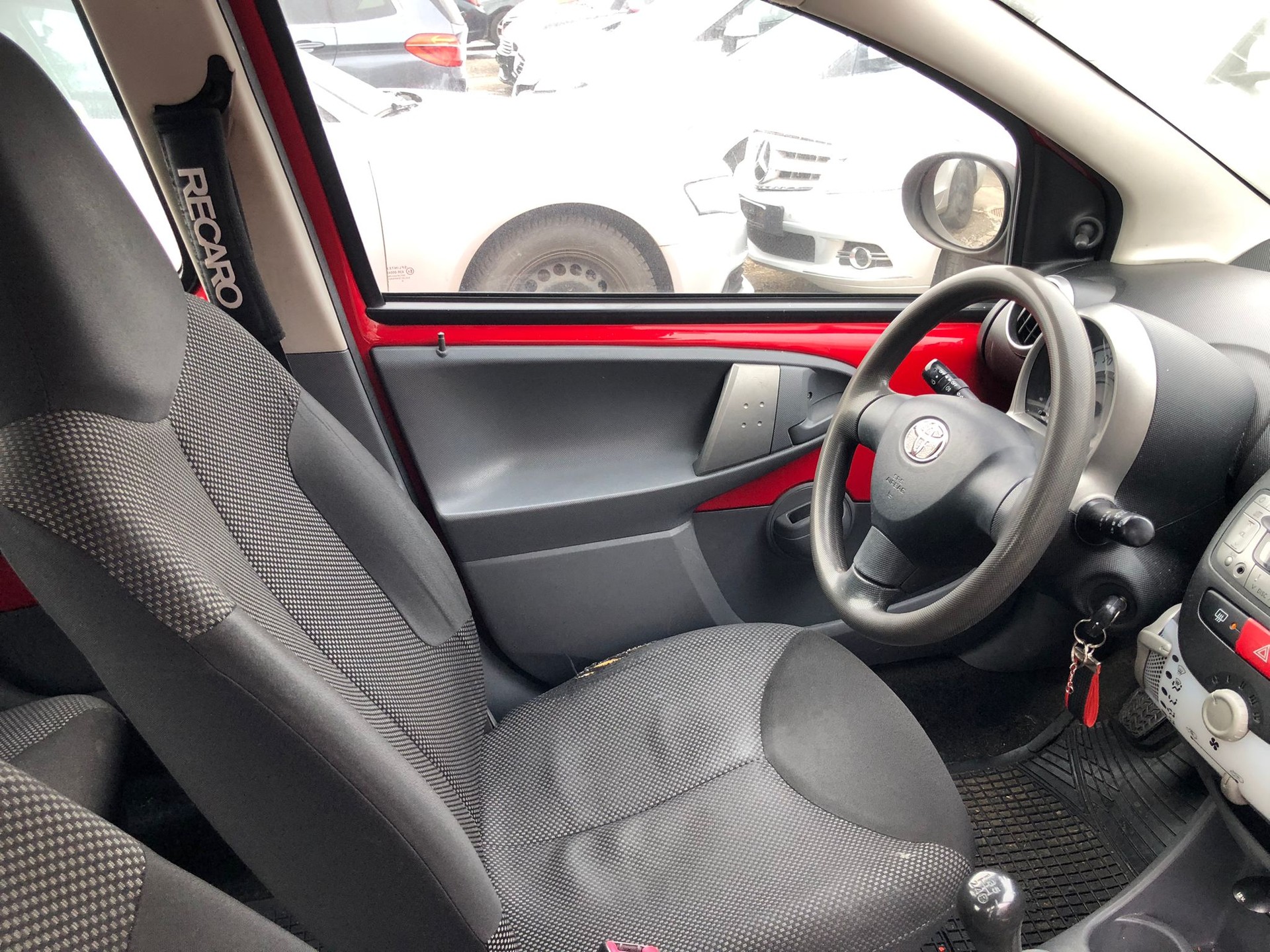 TOYOTA Aygo 1.0 Linea Terra-image-13