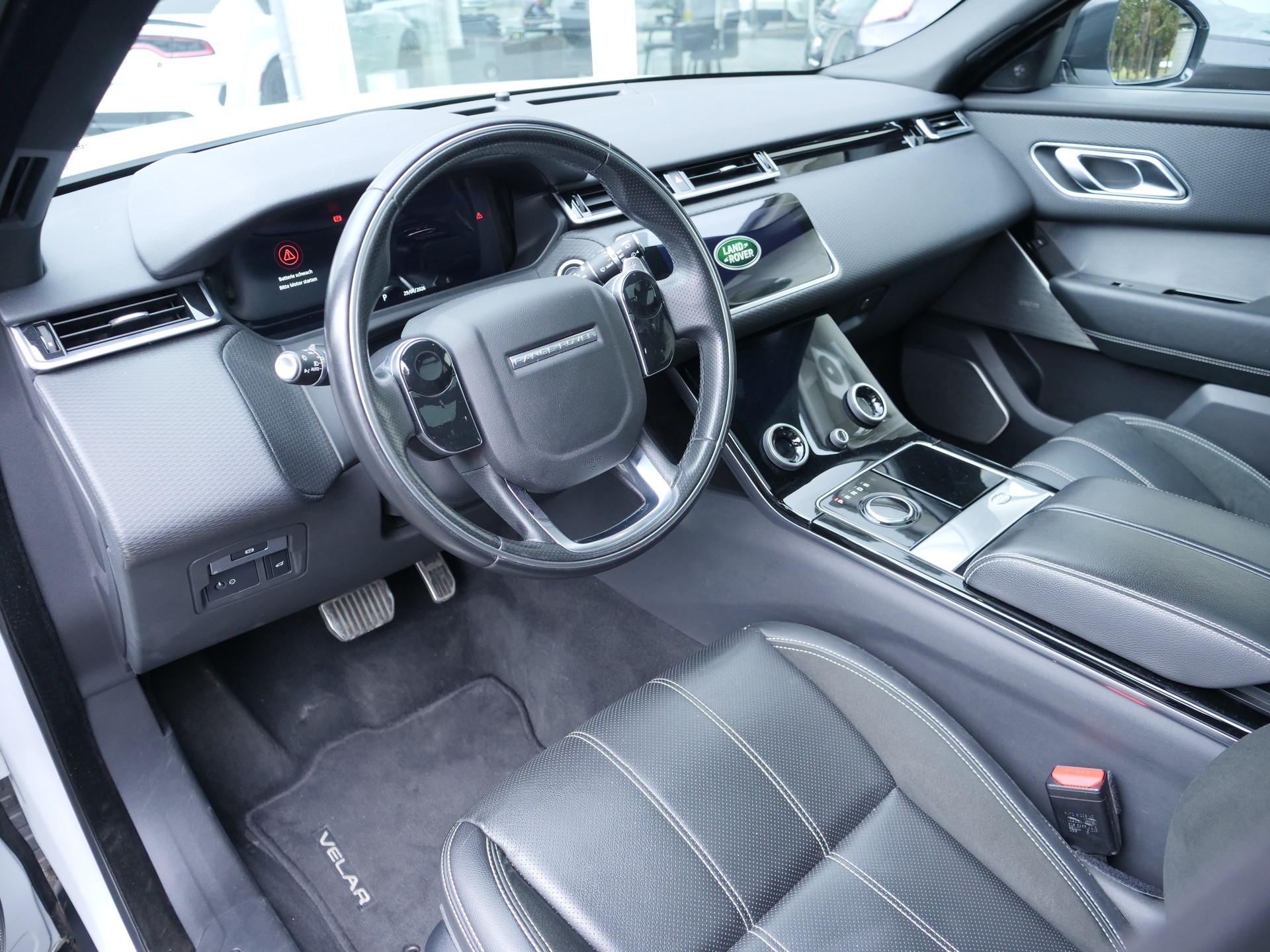 LAND ROVER Range Rover Velar R-Dynamic D 180 SE Automatic-image-6