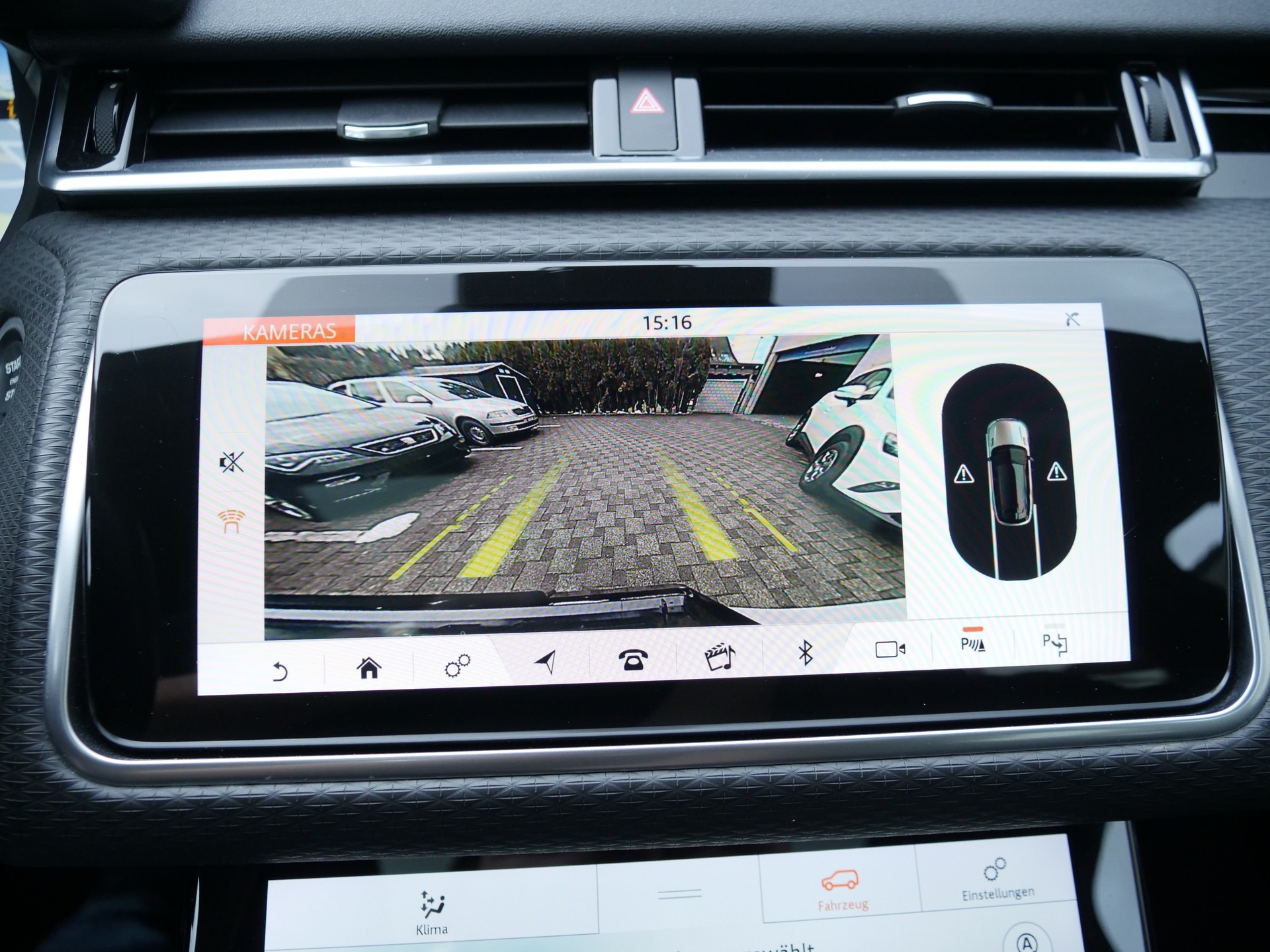 LAND ROVER Range Rover Velar R-Dynamic D 180 SE Automatic-image-15