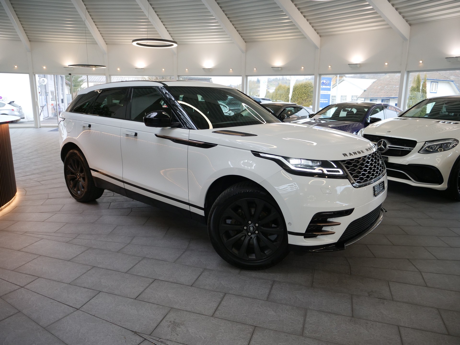 LAND ROVER Range Rover Velar R-Dynamic D 180 SE Automatic-image-2