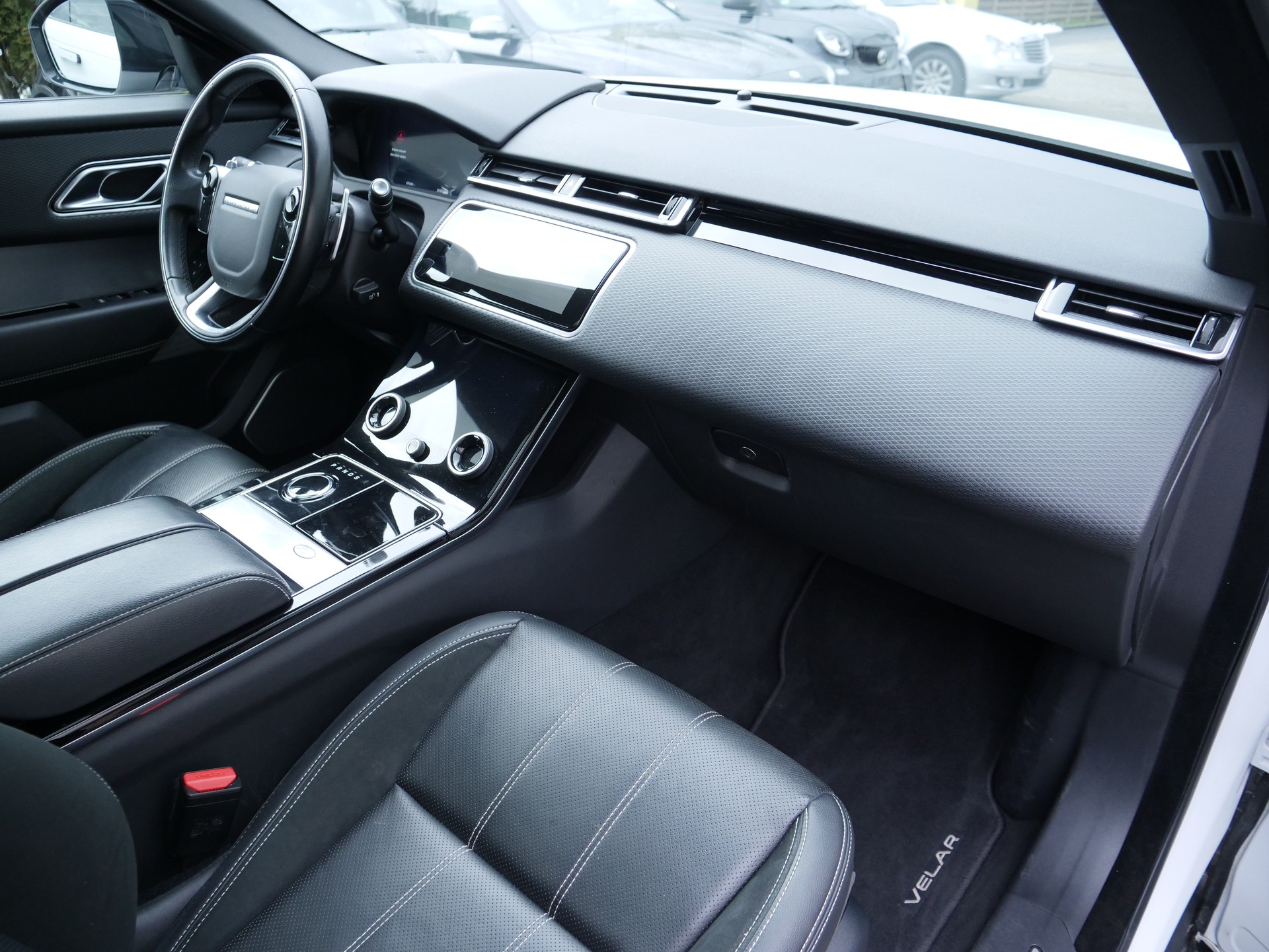 LAND ROVER Range Rover Velar R-Dynamic D 180 SE Automatic-image-8
