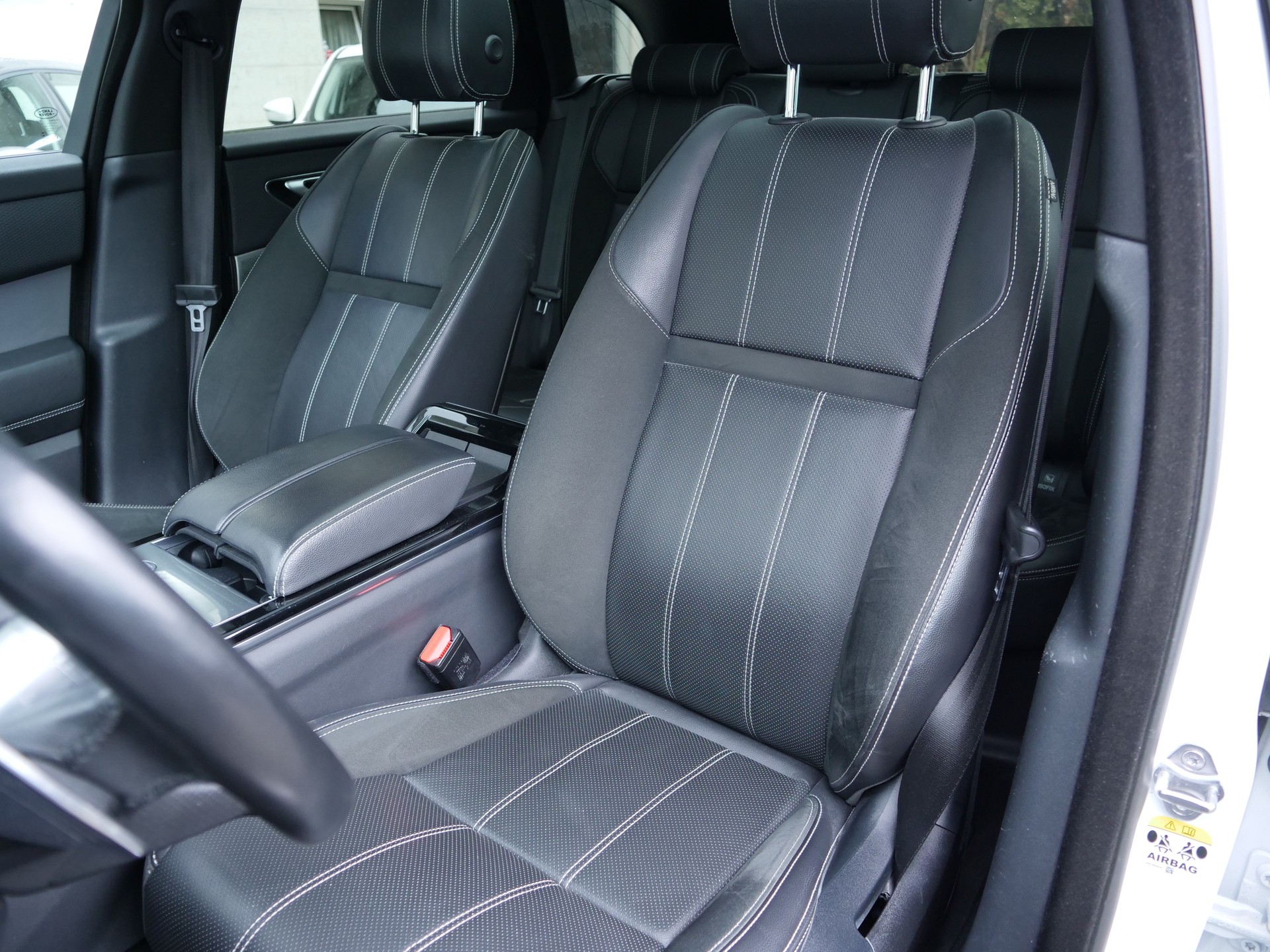 LAND ROVER Range Rover Velar R-Dynamic D 180 SE Automatic-image-7