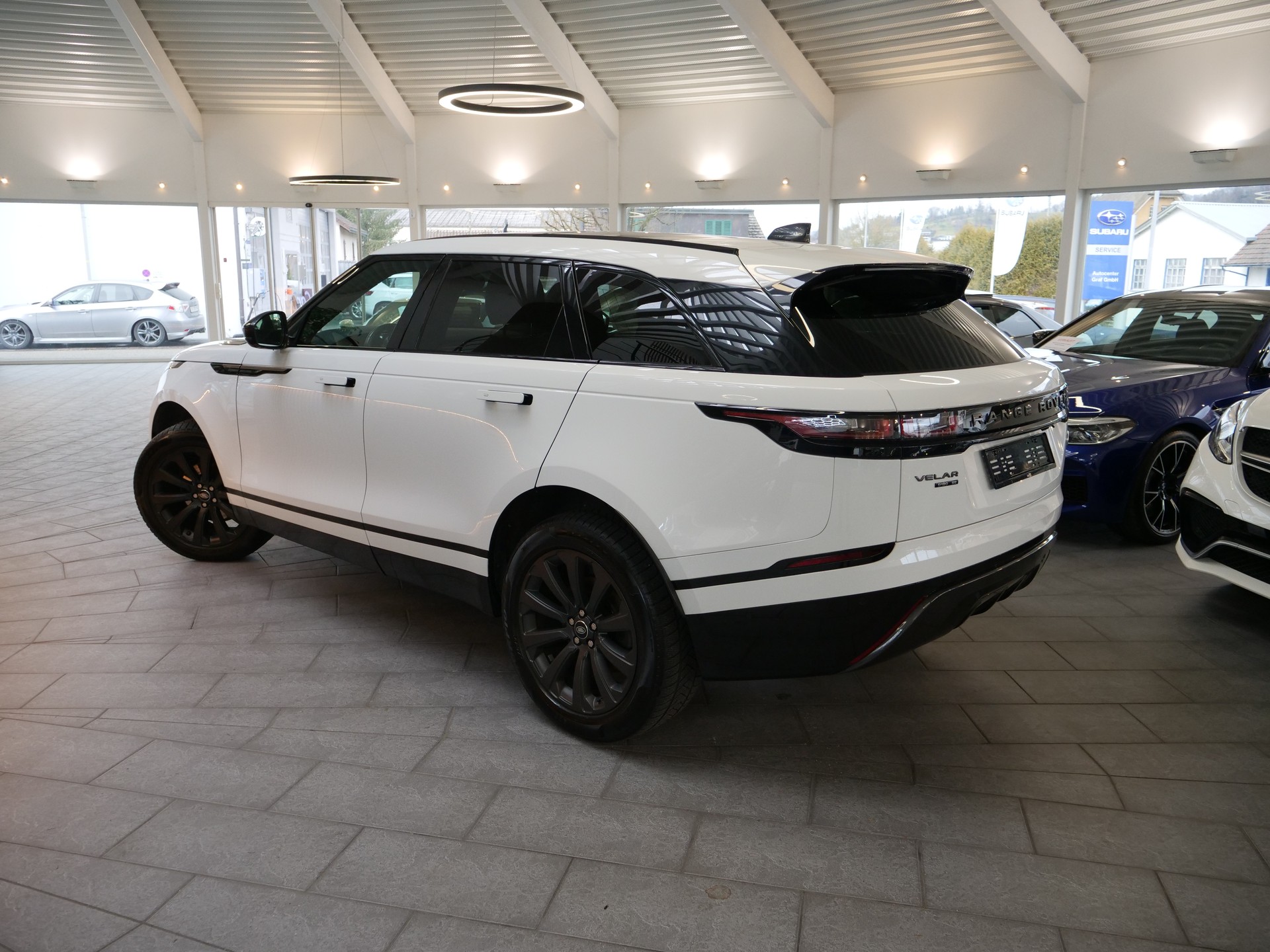 LAND ROVER Range Rover Velar R-Dynamic D 180 SE Automatic-image-3