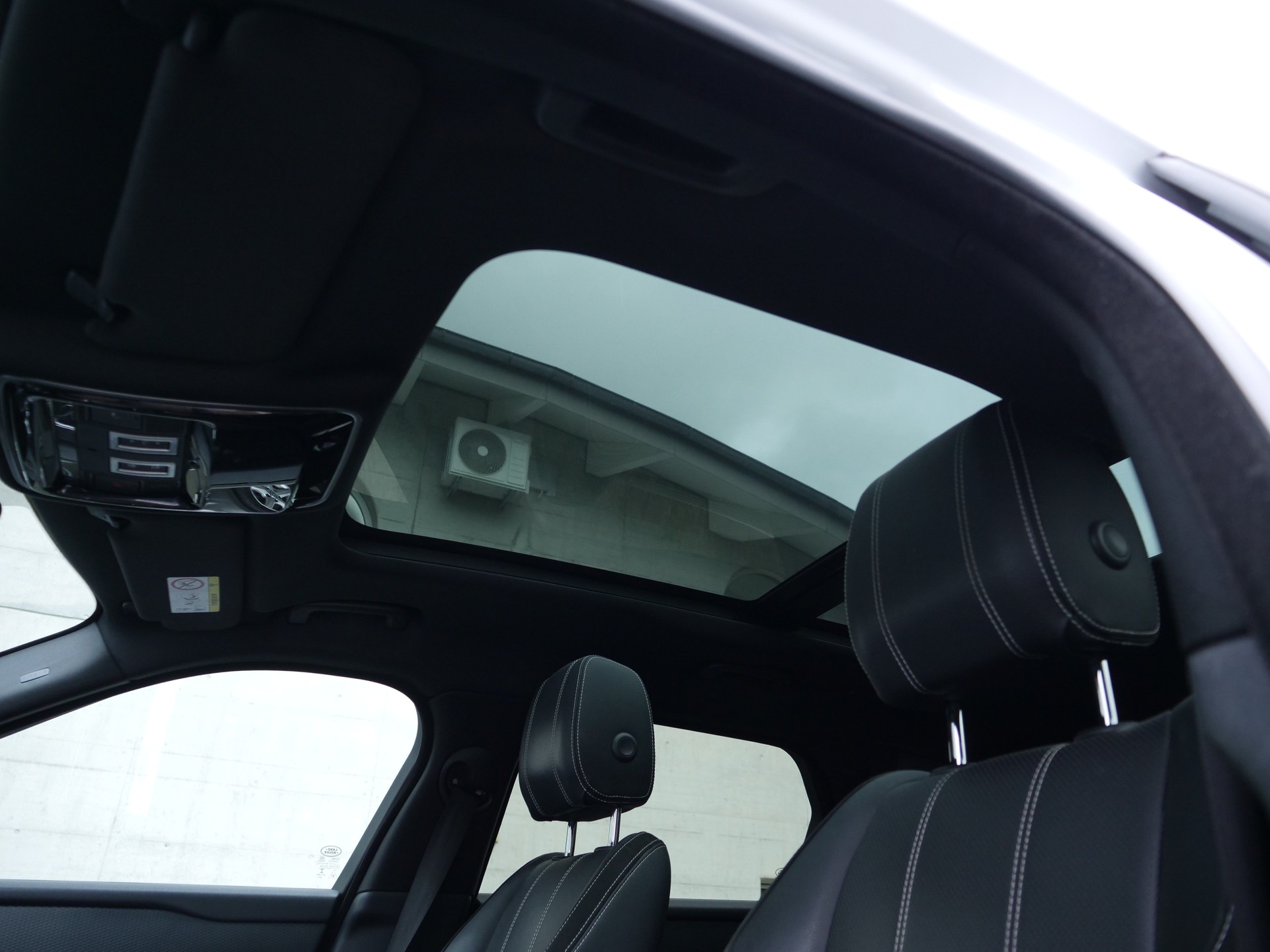 LAND ROVER Range Rover Velar R-Dynamic D 180 SE Automatic-image-20