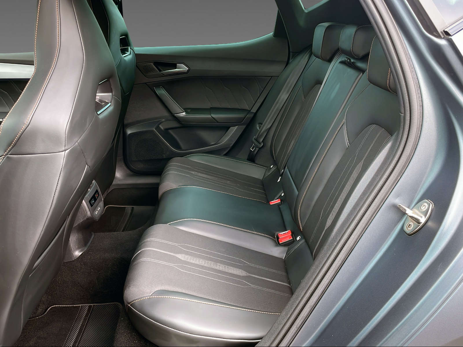 CUPRA Leon 1.4 eHybrid DSG-image-8