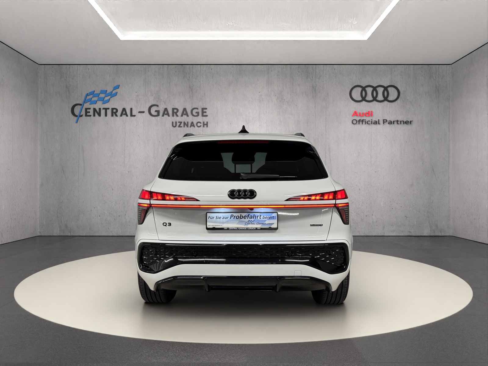 AUDI Q3 SUV TFSI quattro 195 kW S tronic-image-3