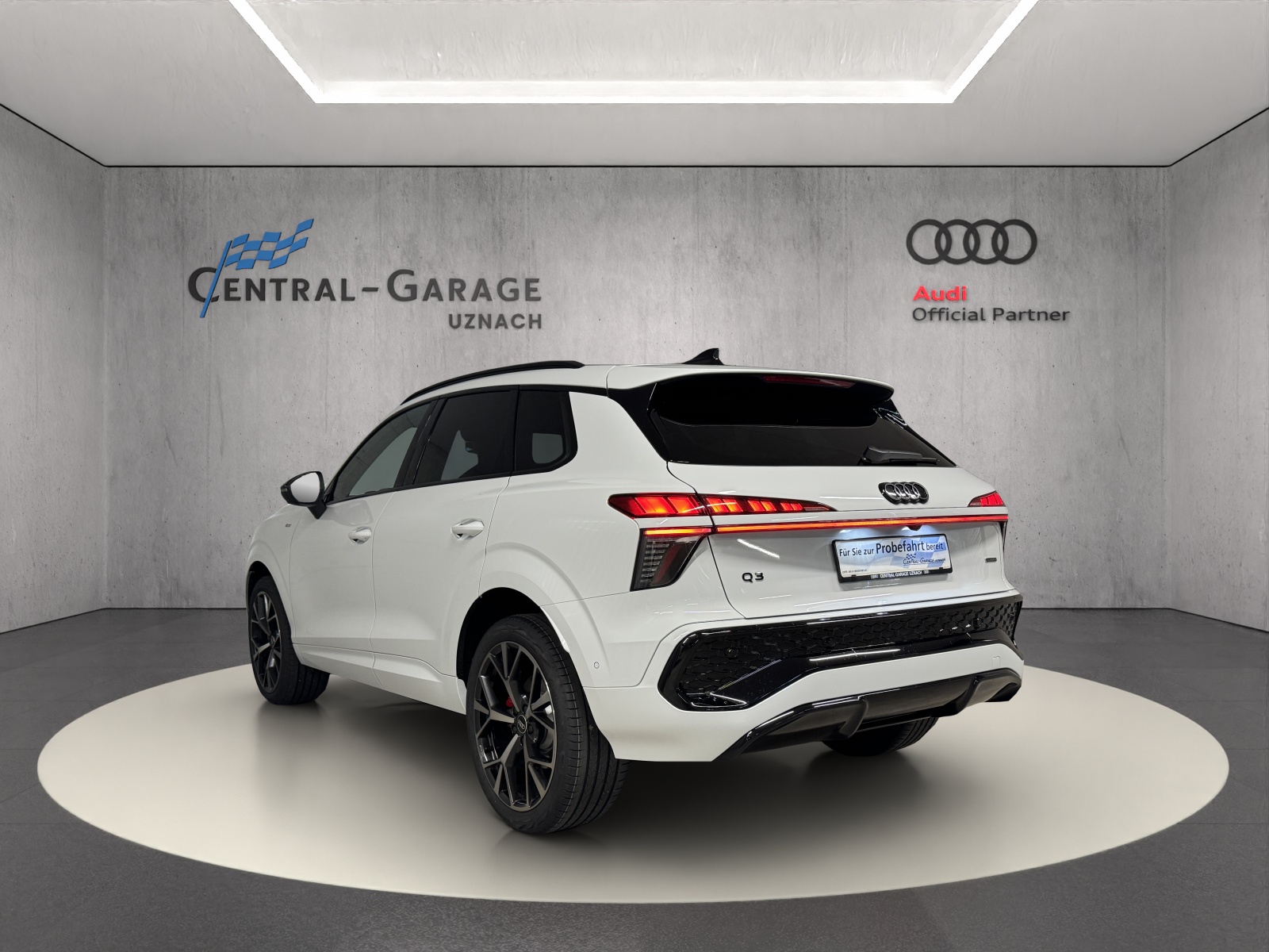 AUDI Q3 SUV TFSI quattro 195 kW S tronic-image-2