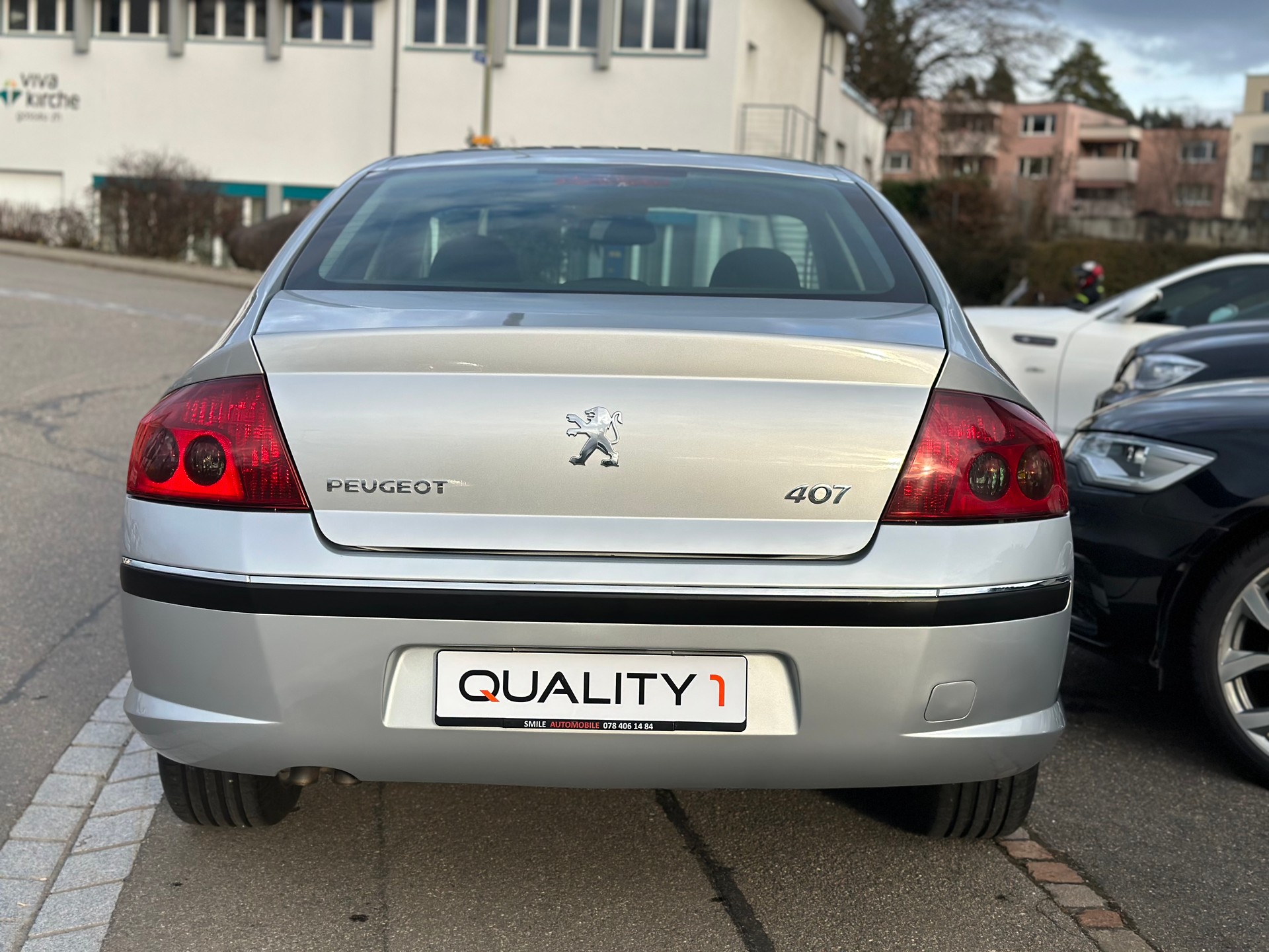 PEUGEOT 407 2.2 HDI Platinium Edition-image-5