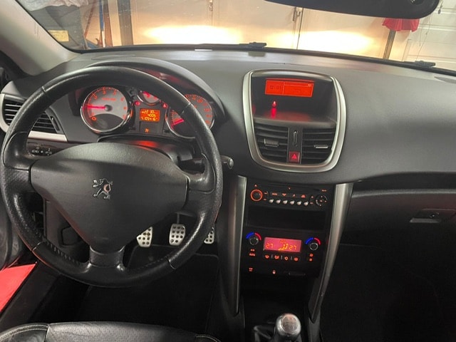 PEUGEOT 207 CC 1.6 16V Trendy-image-3