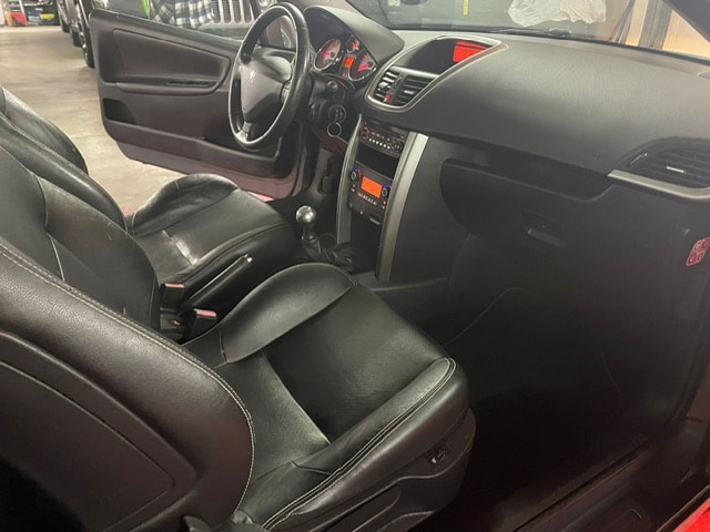 PEUGEOT 207 CC 1.6 16V Trendy-image-5