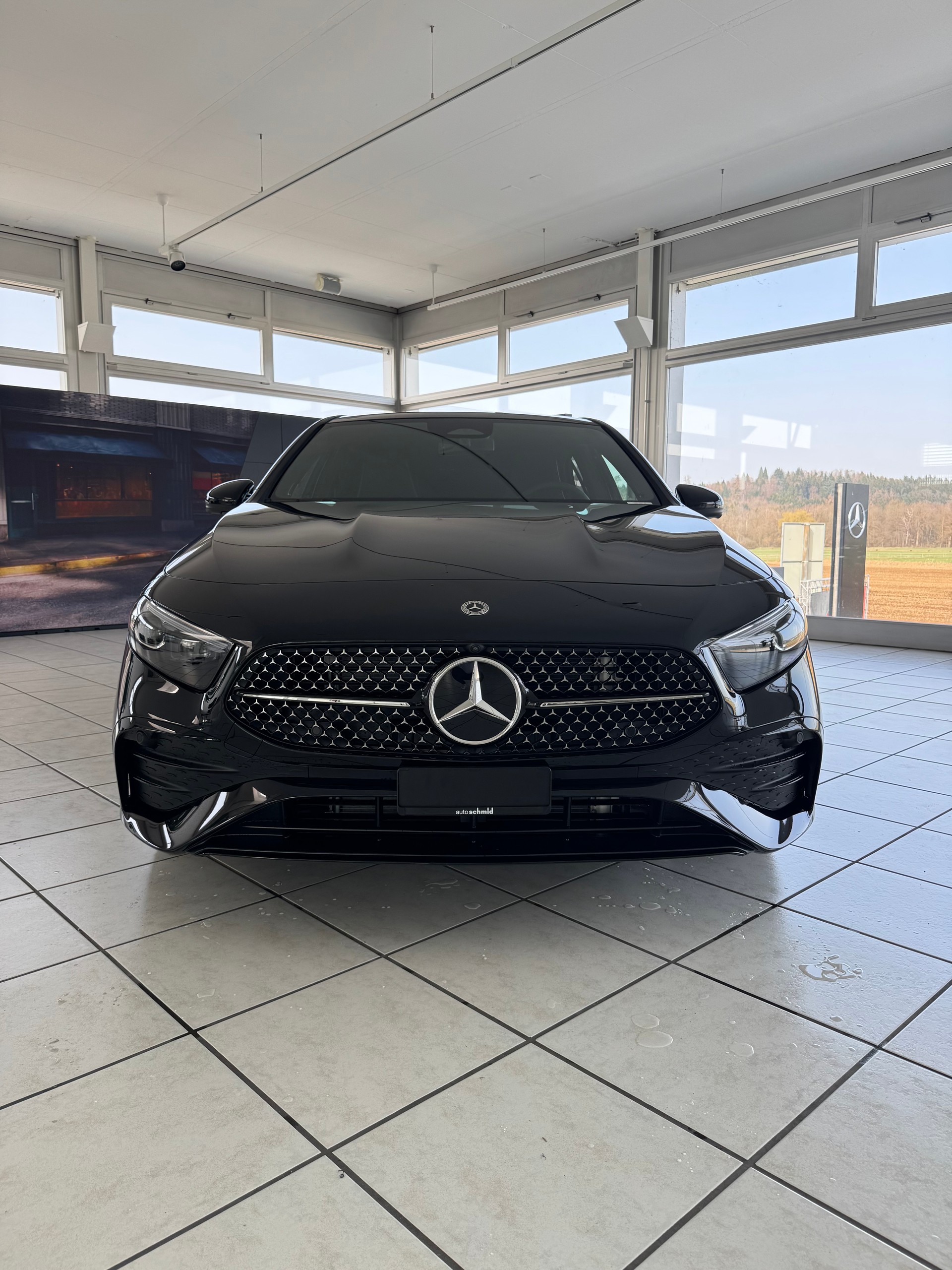 MERCEDES-BENZ A 250 4MATIC Kompaktlimousine-image-2