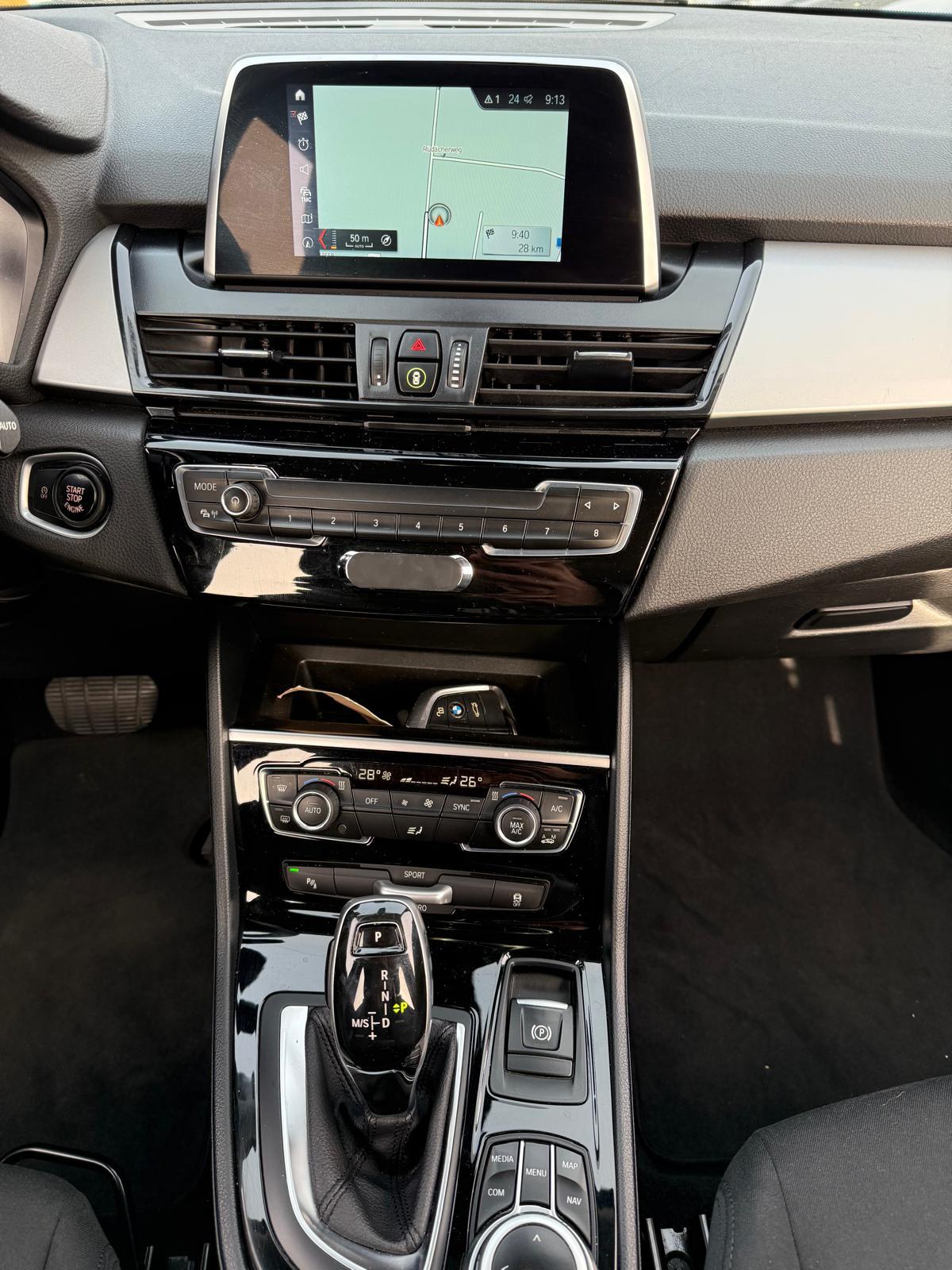 BMW 216d Gran Tourer-image-13