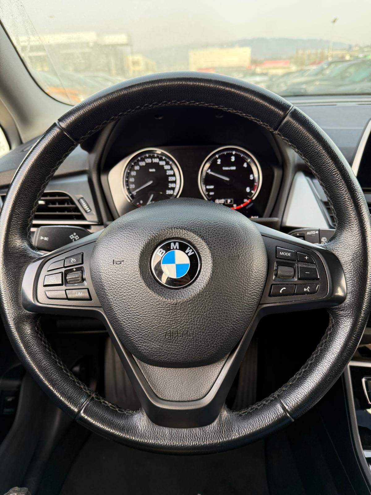 BMW 216d Gran Tourer-image-17
