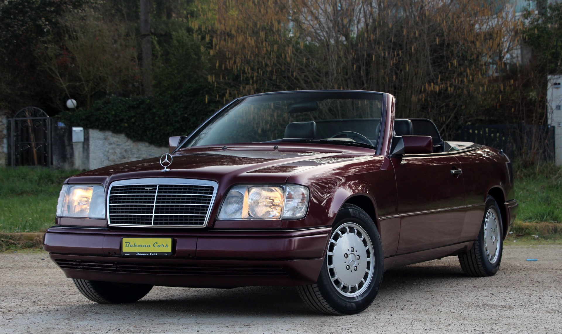 MERCEDES-BENZ E 220 Cabrio-image-27