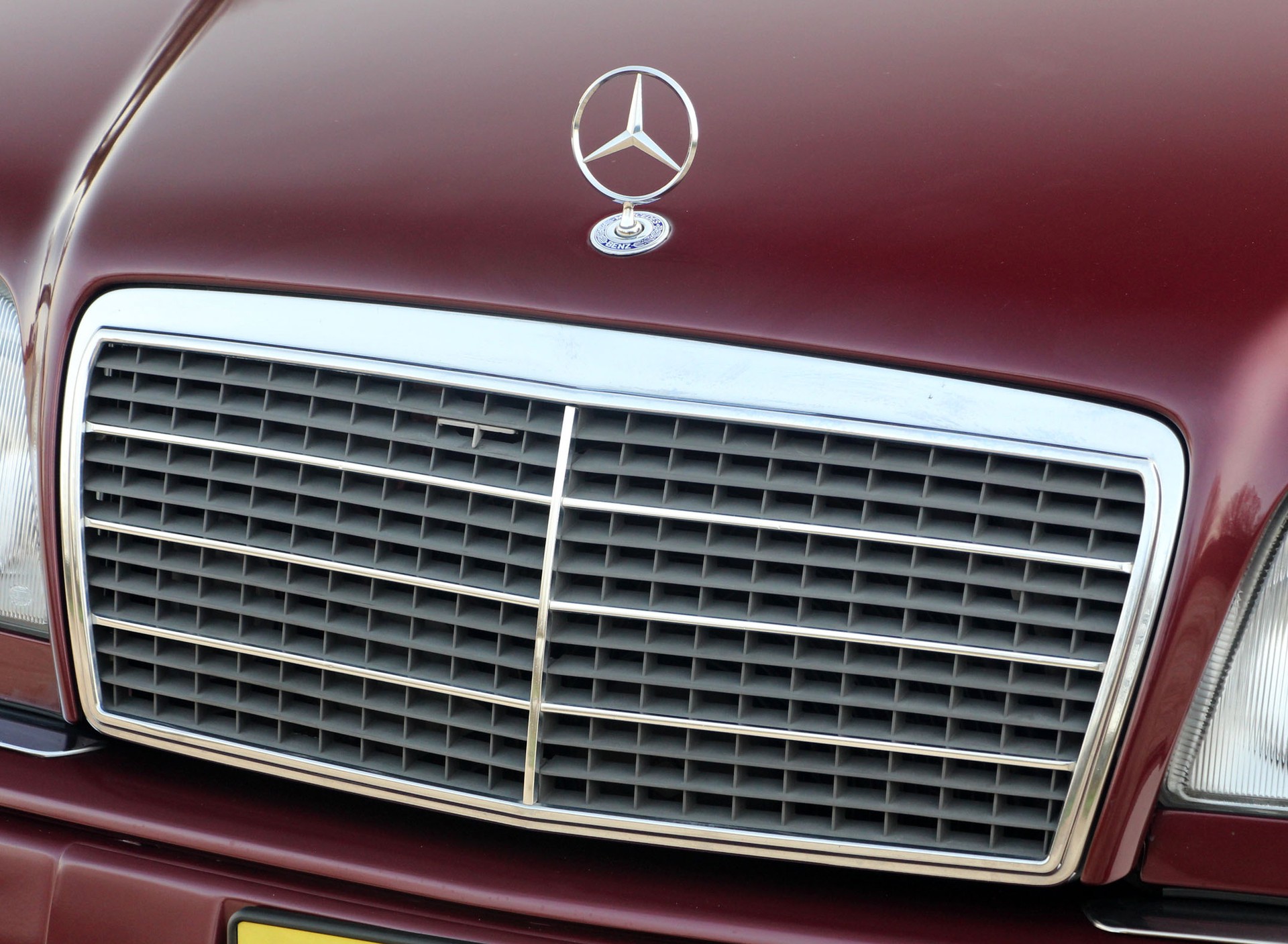 MERCEDES-BENZ E 220 Cabrio-image-25