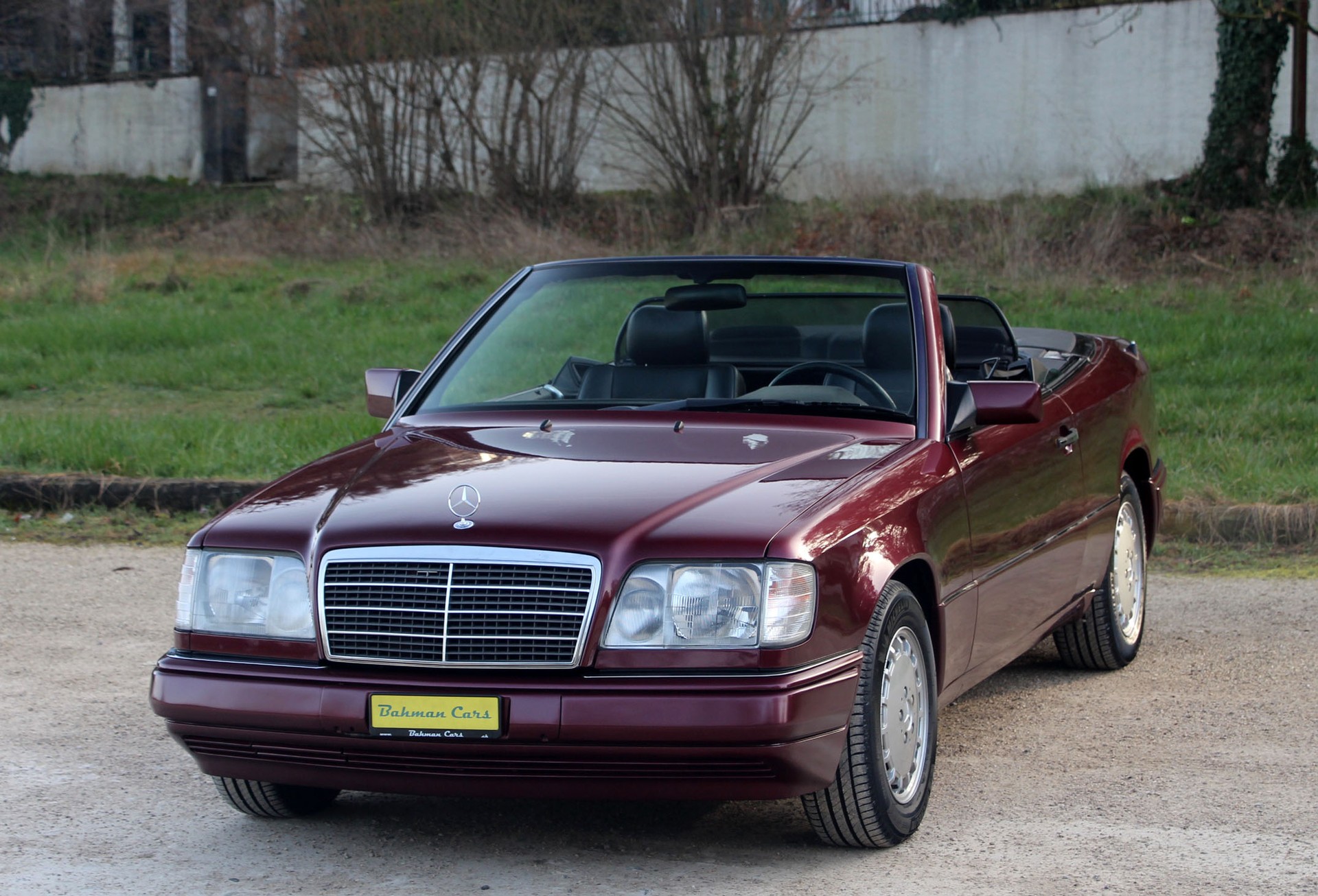 MERCEDES-BENZ E 220 Cabrio-showroom-element-2