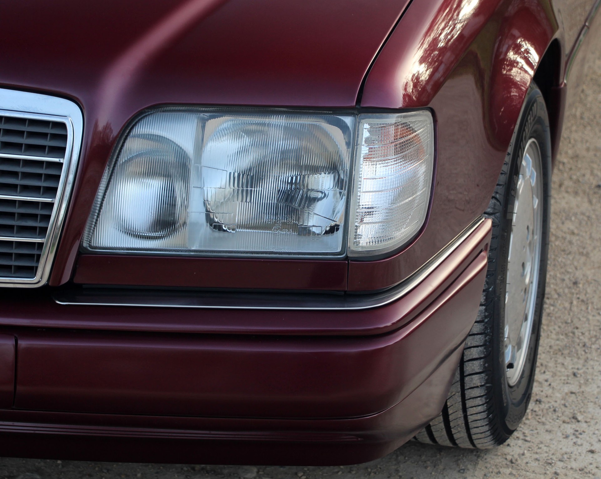 MERCEDES-BENZ E 220 Cabrio-image-21