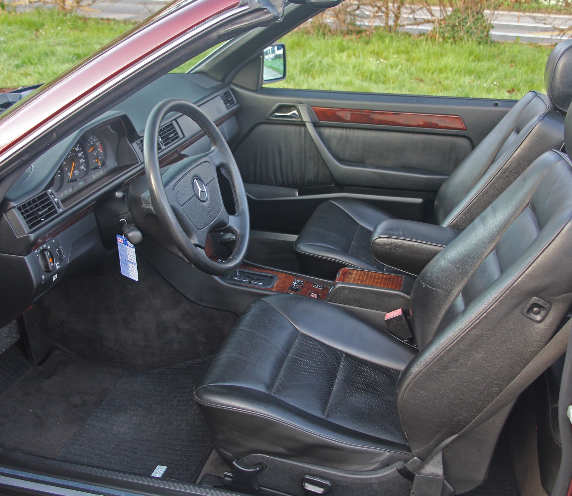 MERCEDES-BENZ E 220 Cabrio-image-7
