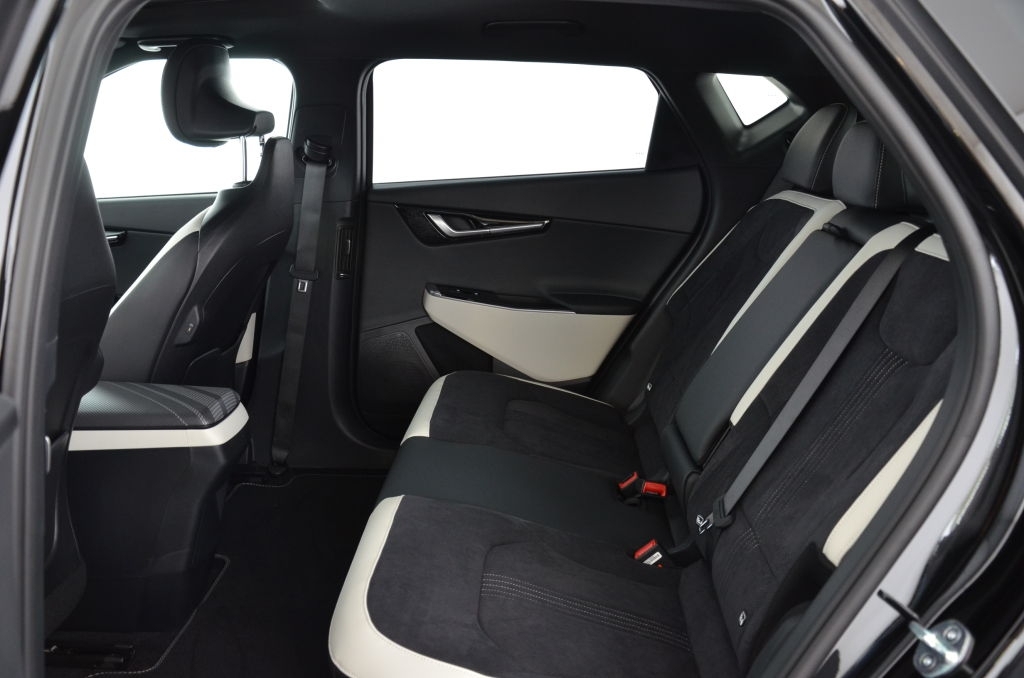KIA EV6 77.4 kWh GT-Line 4x4 *Glasdach*-image-15